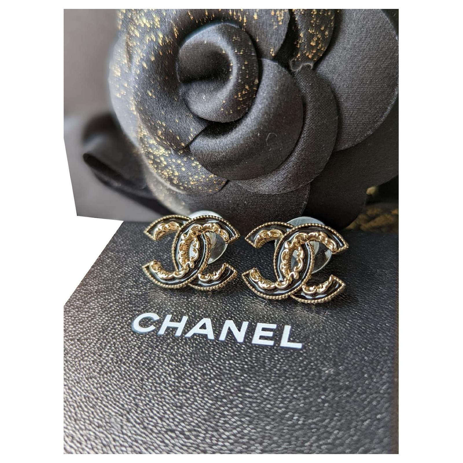Chanel CC 13K Logo Enamel GHW Coco Mark Earrings Box Golden Metal