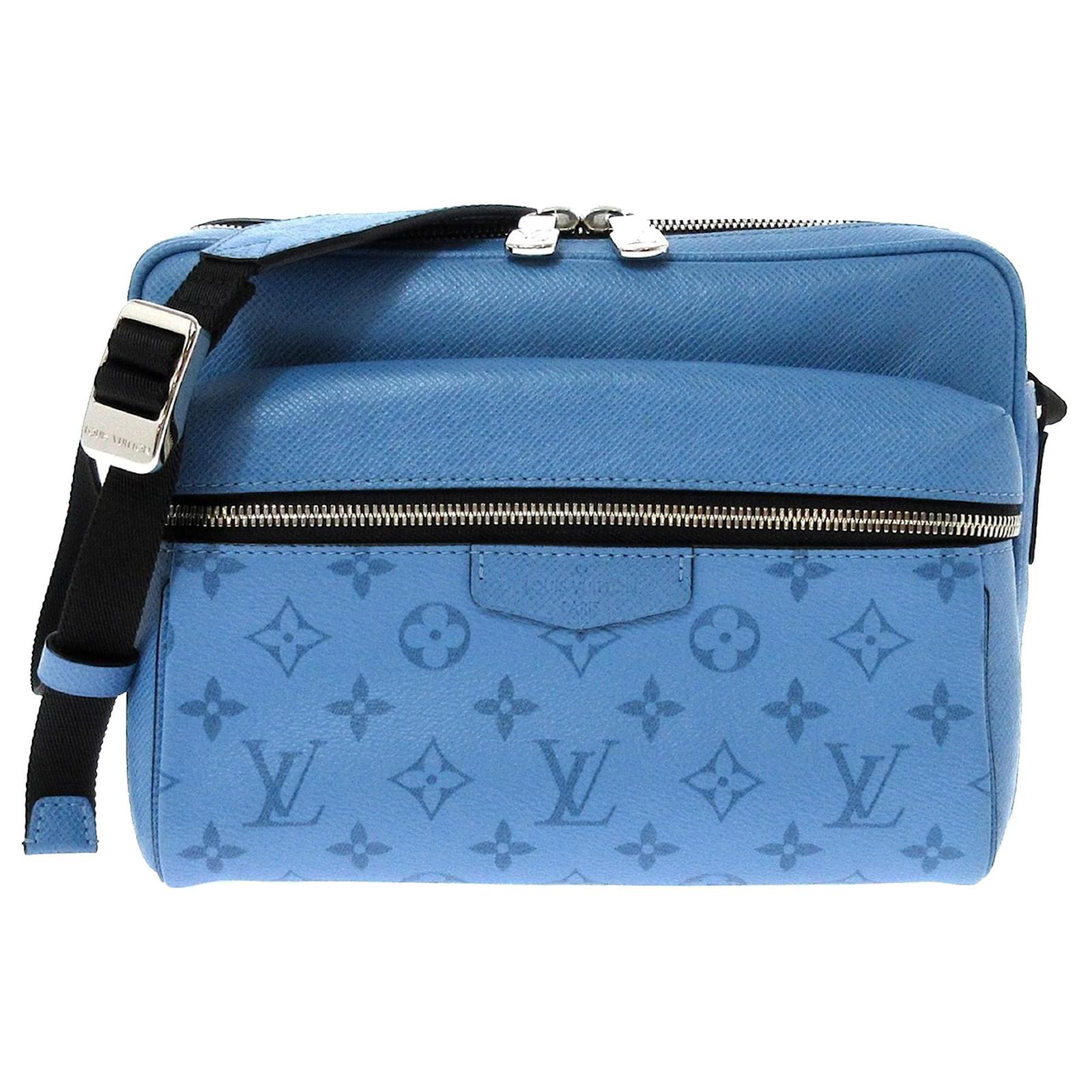 Louis Vuitton Blue Monogram Outdoor Messenger K45 Cloth ref.617371 - Joli  Closet