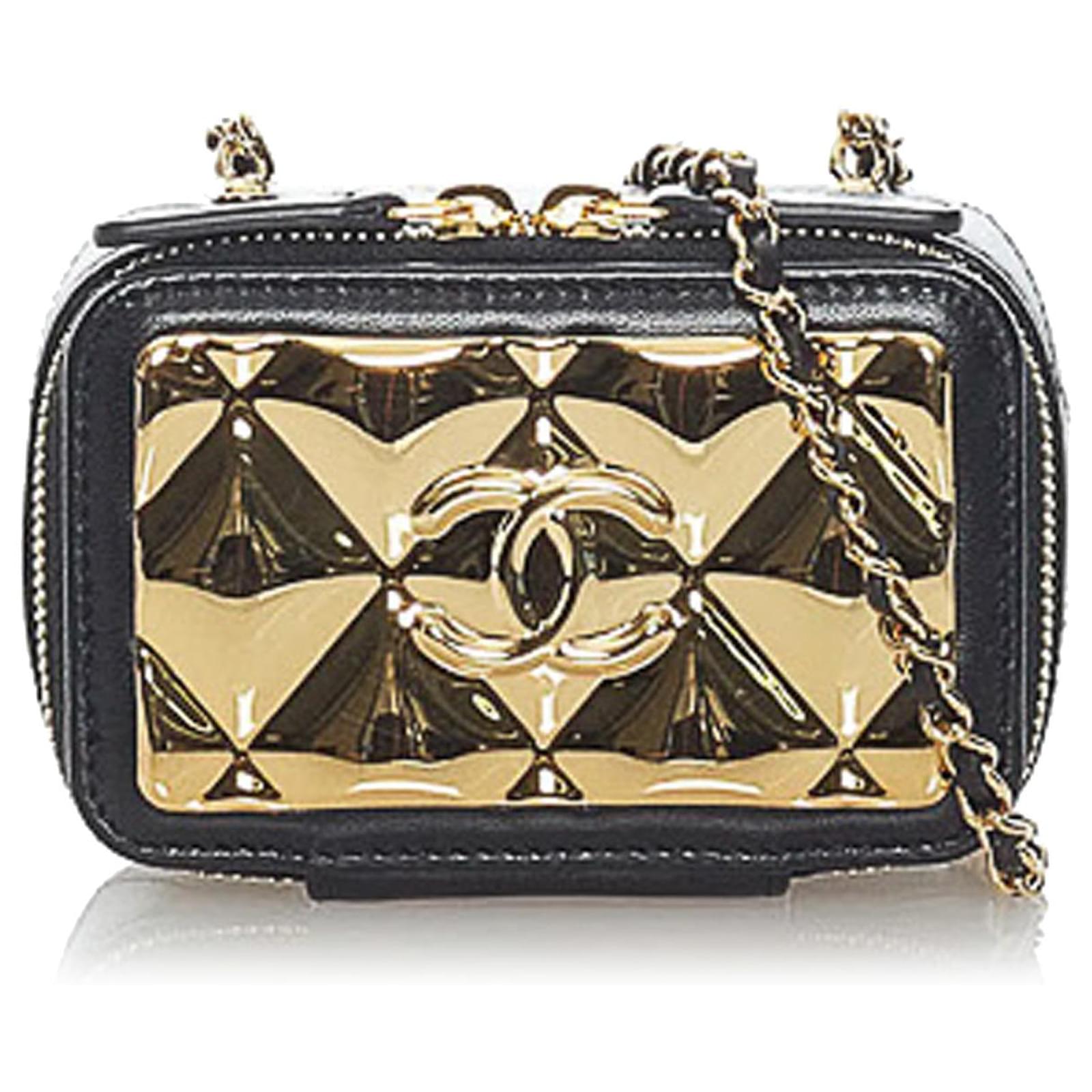 CHANEL ★ Mini Lambskin Golden Plate Vanity Black Chanel Black Mini Lambskin Golden Plate Vanity Leather Metal