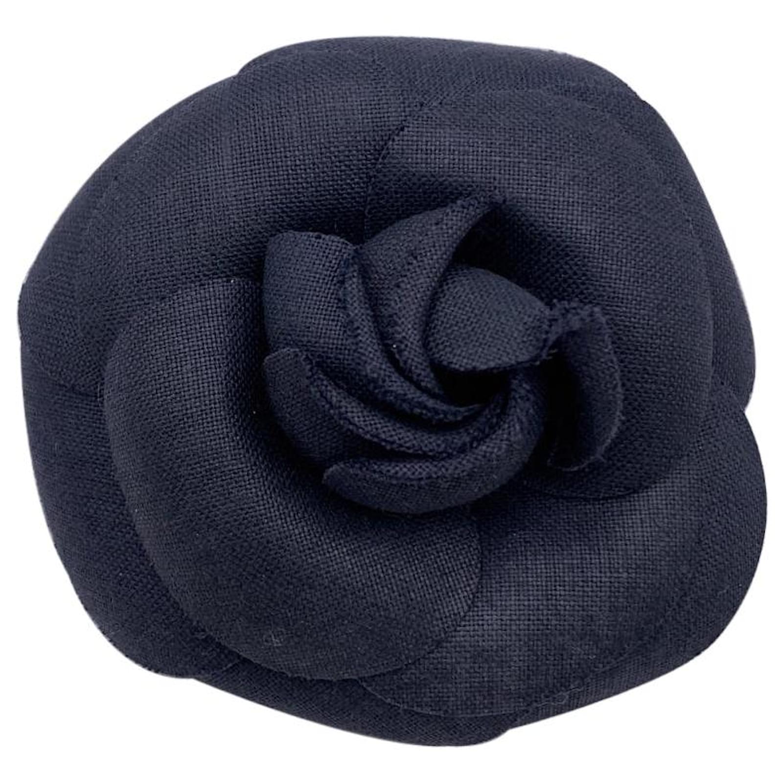 Chanel Vintage Black Silk Flower Small Camellia Camelia Pin Brooch ref.624665  - Joli Closet
