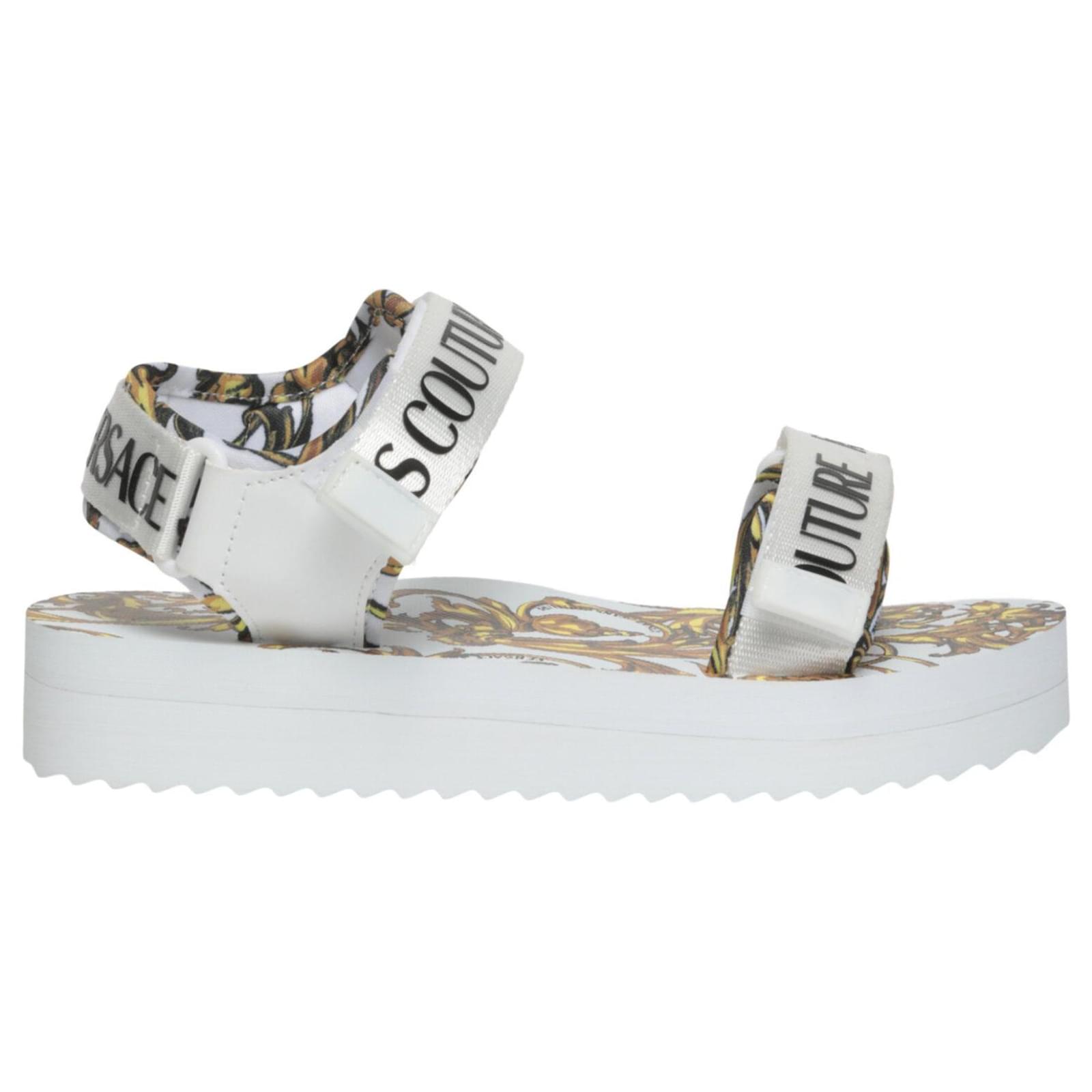 VERSACE JEANS COUTURE◆ ロゴプリント ラバー サンダル Amazon.com | VERSACE JEANS COUTURE White/Gold Signature