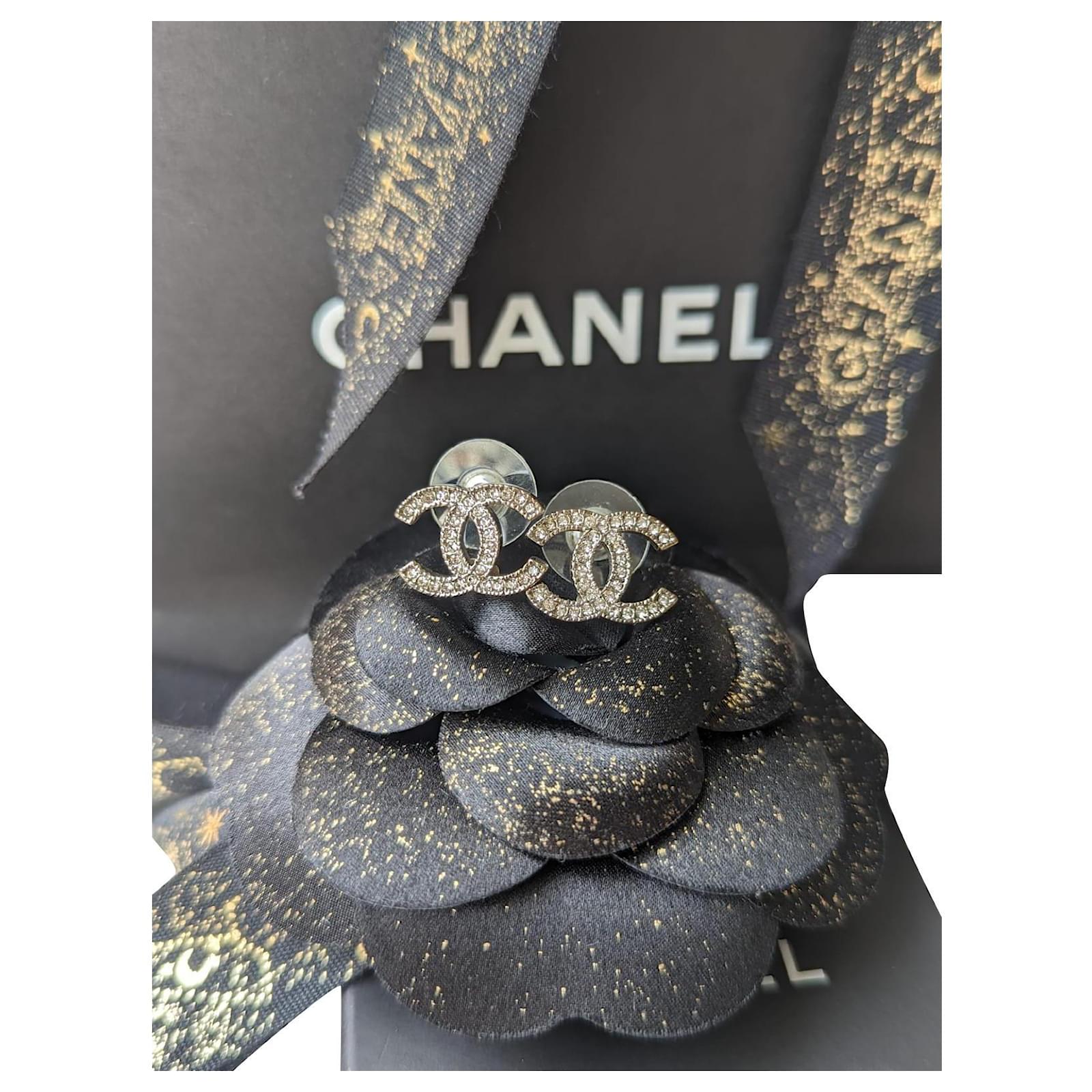 Chanel CC A15V Logo Classic Moscova Crystal SHW earrings box tag Silvery  Metal ref.627437 - Joli Closet