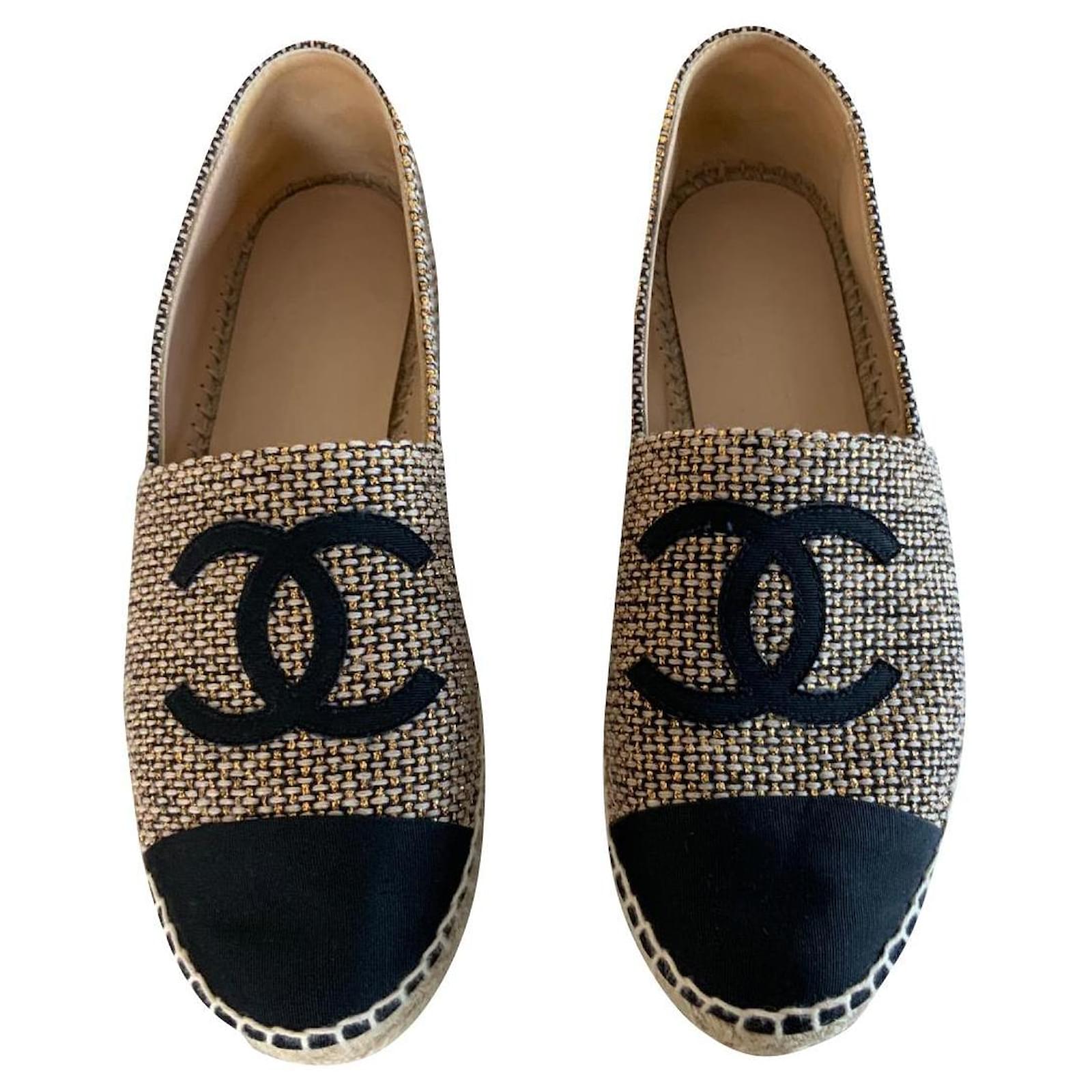 Chanel Espadrilles Golden Leather ref.628574 - Joli Closet