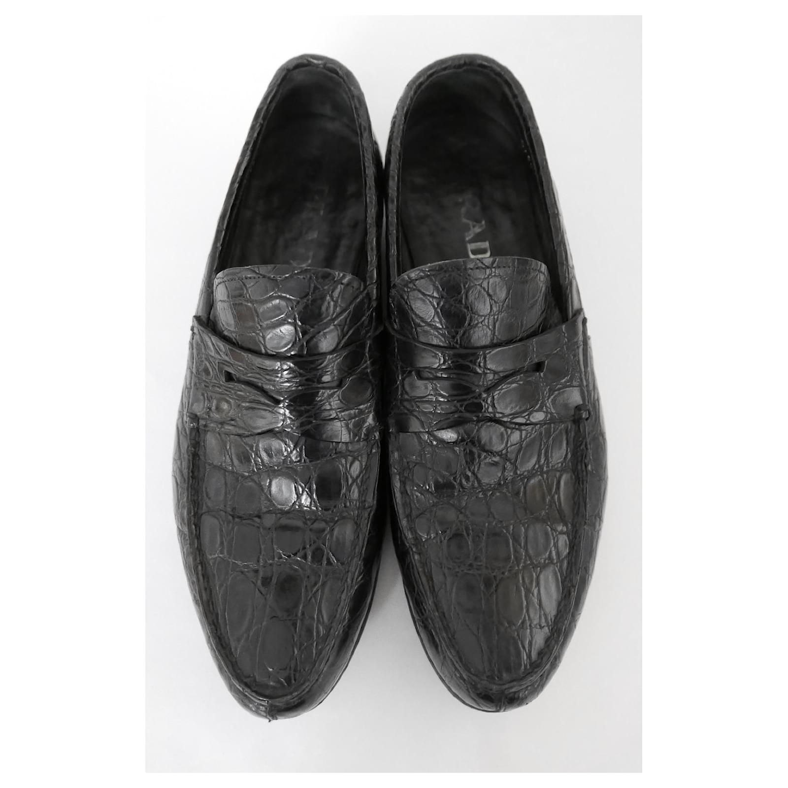 Mocasines Prada Vintage de piel de cocodrilo Negro Cuero  - Joli  Closet