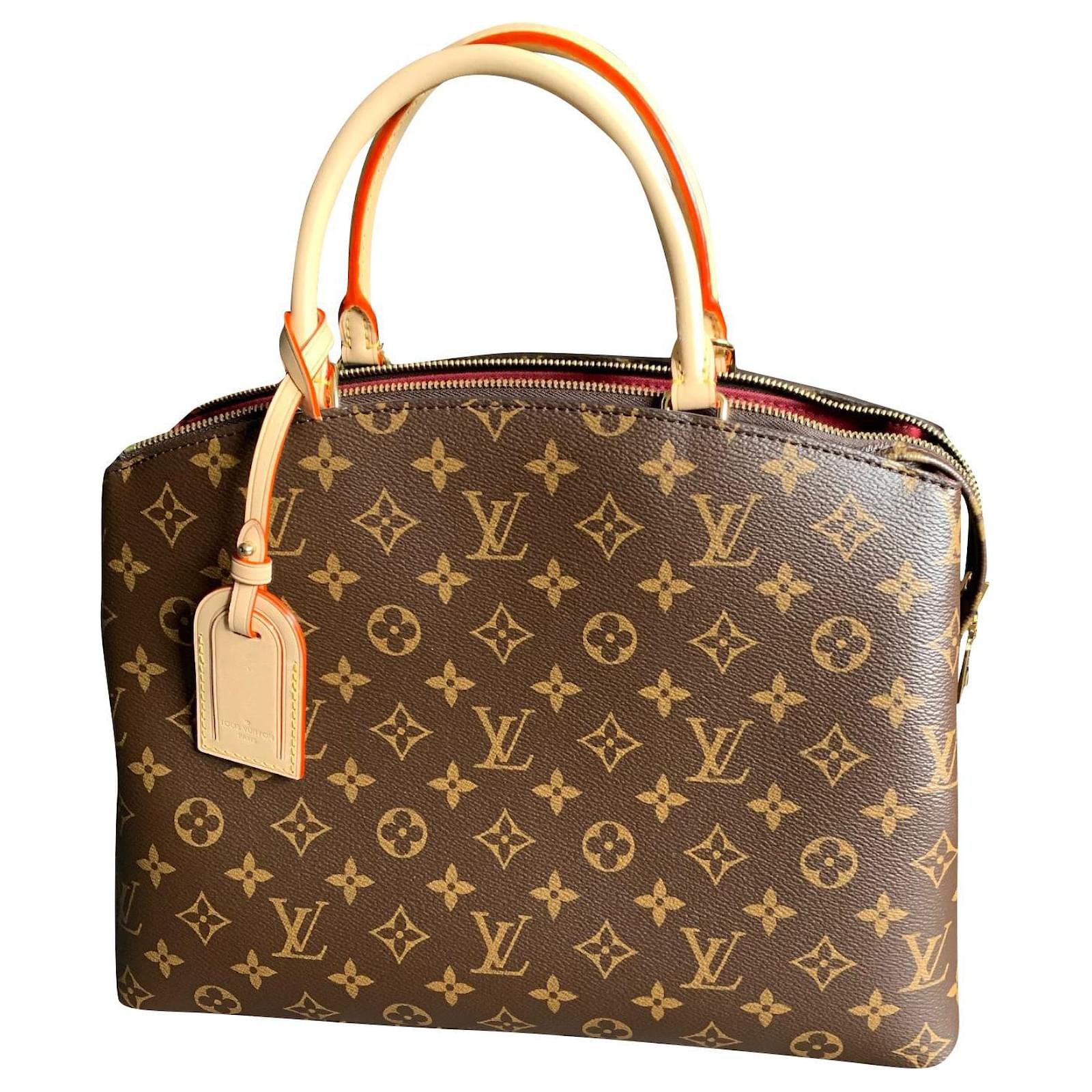 Shop Louis Vuitton Grand Palais Tote Bag (BORSA TOTE GRAND PALAIS
