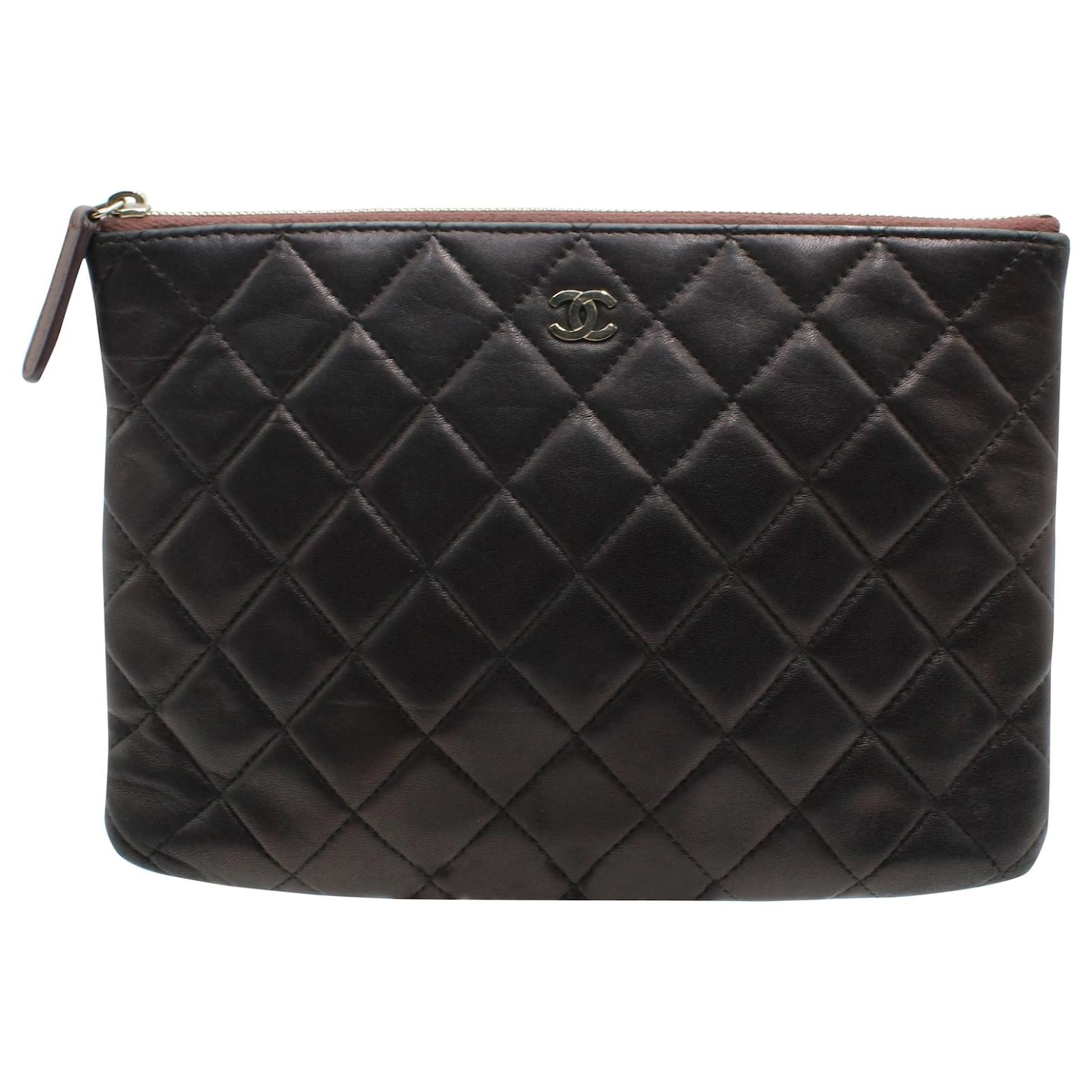 Chanel Classic Pouch in Brown Lambskin Leather ref.630207 - Joli