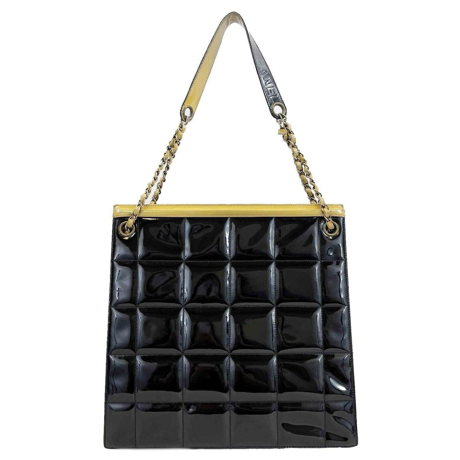 Chanel - 2000 Black Lax Square Leather Tote - Chanel Embossed Shoulder  Strap Bag ref.630287 - Joli Closet