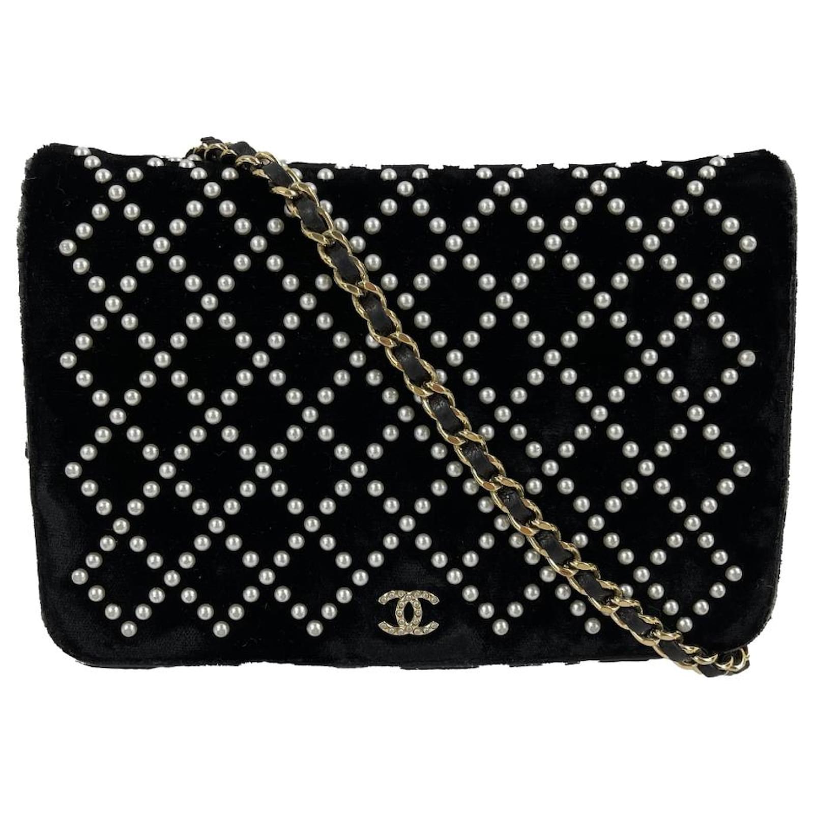 Chanel - Metiers d'Art 2017 Black Velvet and Pearl Crossbody Wallet on Chain  ref.630289 - Joli Closet