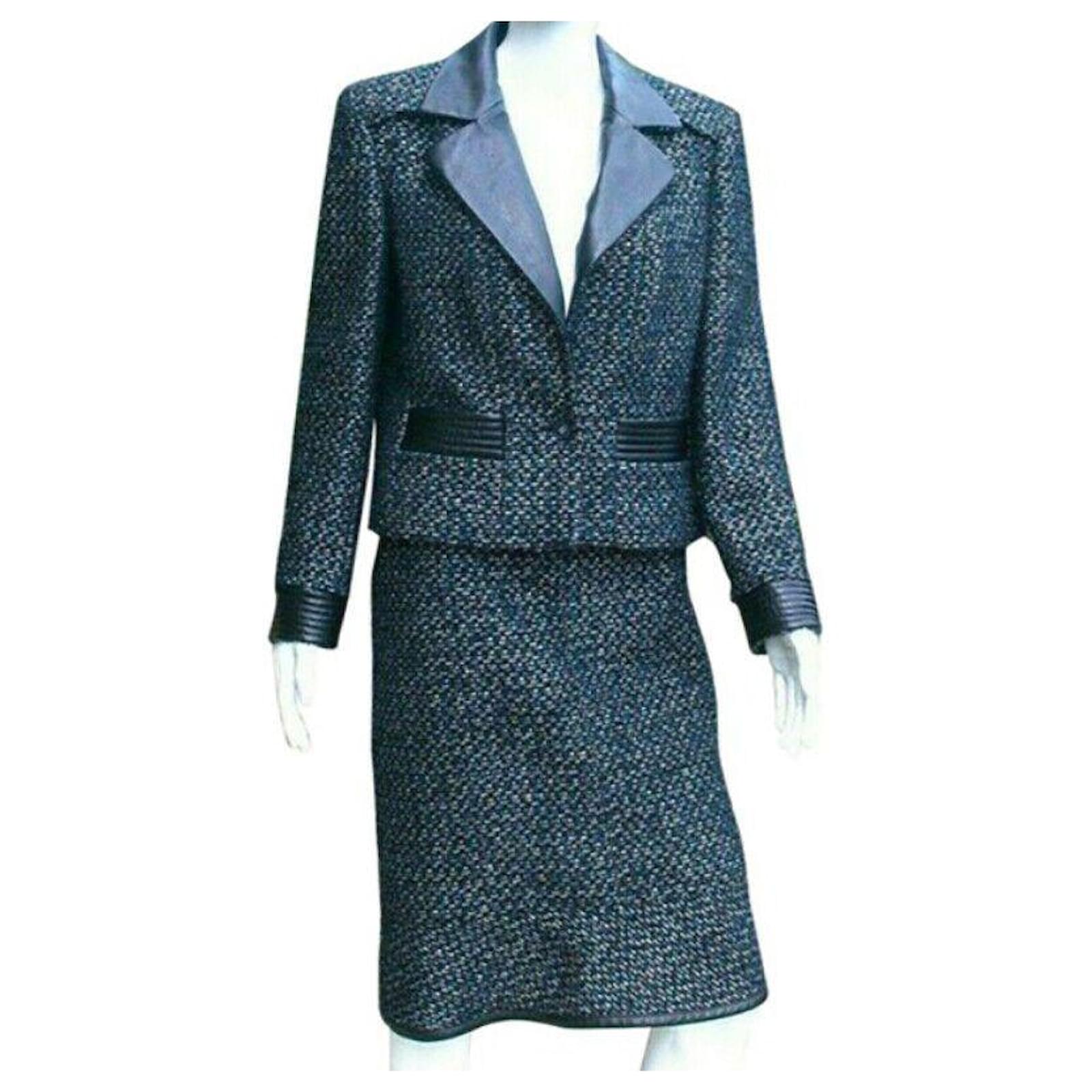 Chanel 02A Leather Trim Tweed Jacket/Skirt Suit Set Blue Navy blue Wool  ref.630310 - Joli Closet