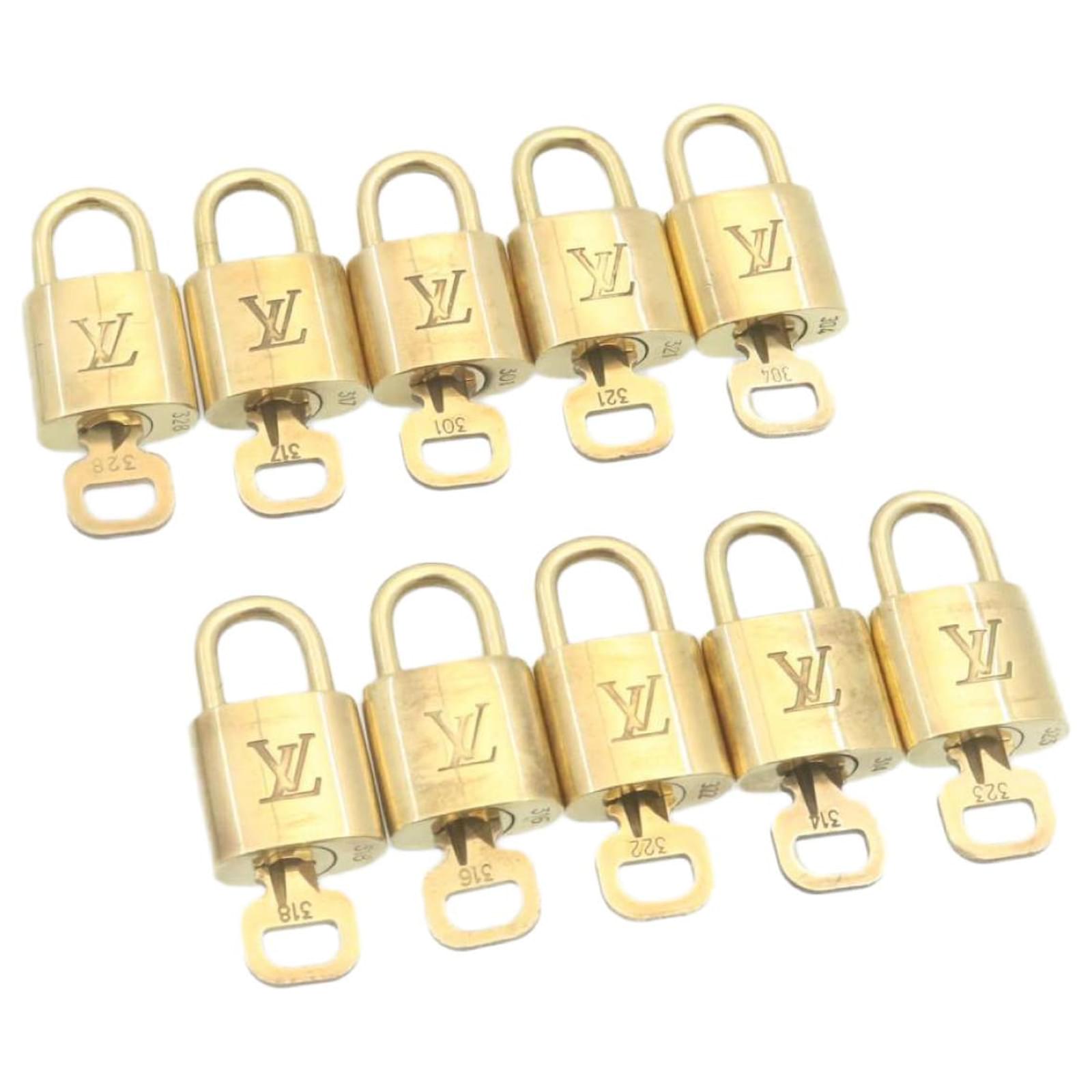 Louis Vuitton padlock 10set Gold Tone LV Auth am1898g Metal ref