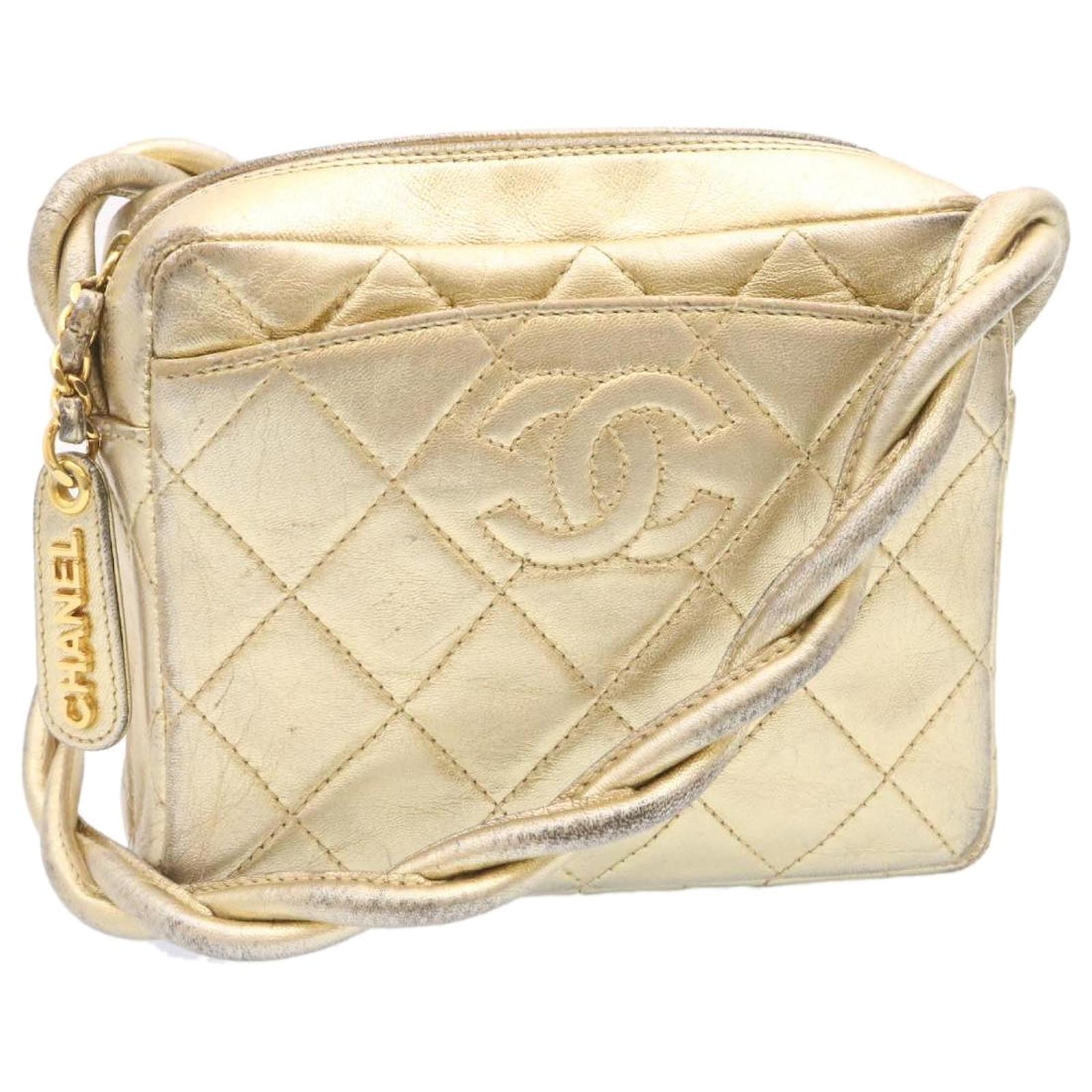 CHANEL Lamb Skin Matelasse Shoulder Bag Gold CC Auth am1684ga Golden  Leather ref.633555 - Joli Closet