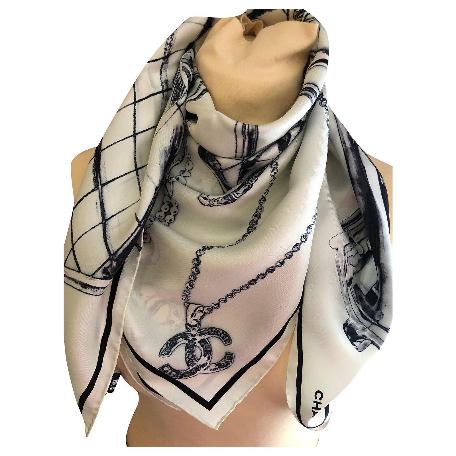Foulard En Soie Peter Hahn - Bleu, Blanc Cassé, Rouille, 38 X 39 Cm, Occasion Très Bon état