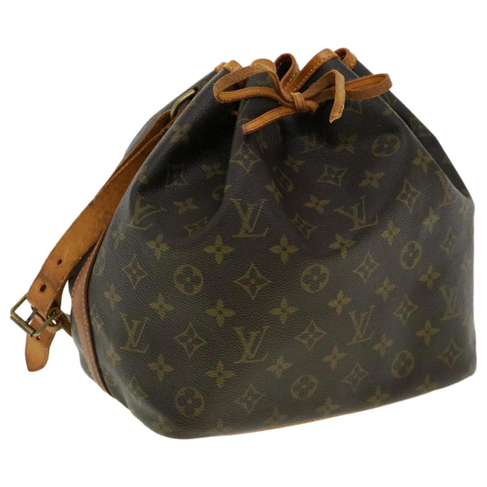 LOUIS VUITTON Epi Petit Noe Bicolor Shoulder Bag Green Red M44147 LV Auth  ai476