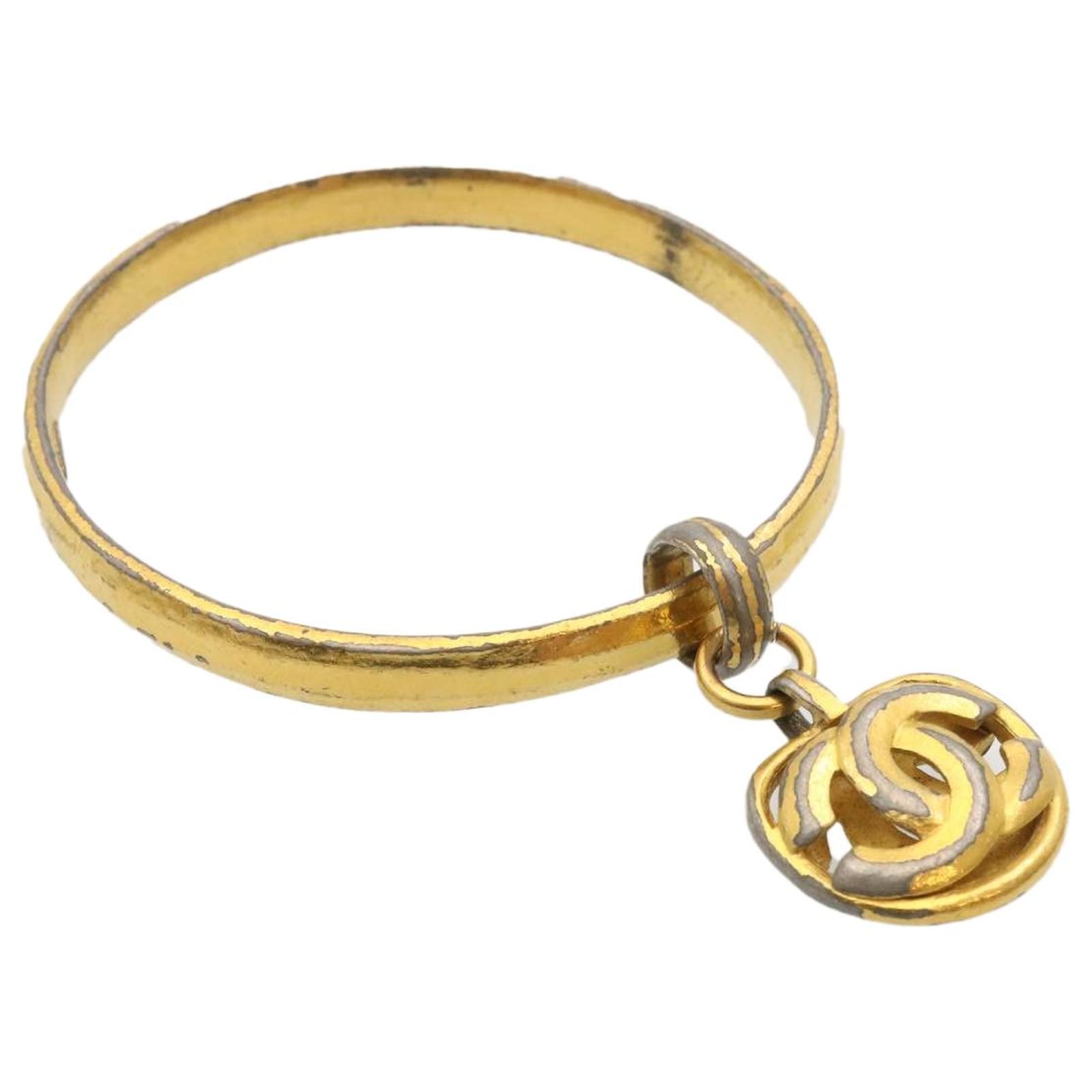 CHANEL Bracelet Gold CC Auth ar5932 Golden Metal ref.459403 - Joli