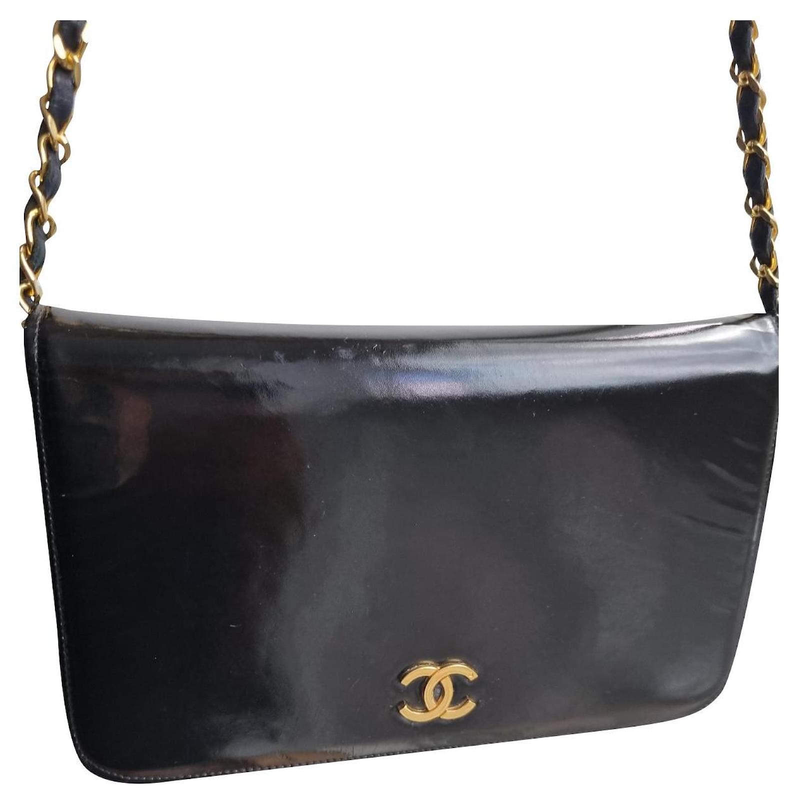 Chanel smooth lambskin Timeless Vintage full flap bag Black Gold hardware  Gold-plated ref.640136 - Joli Closet
