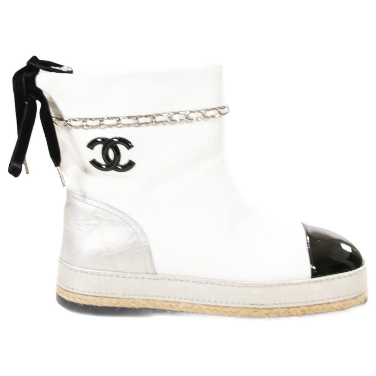 Chanel boots 36 White Leather ref.640607 - Joli Closet