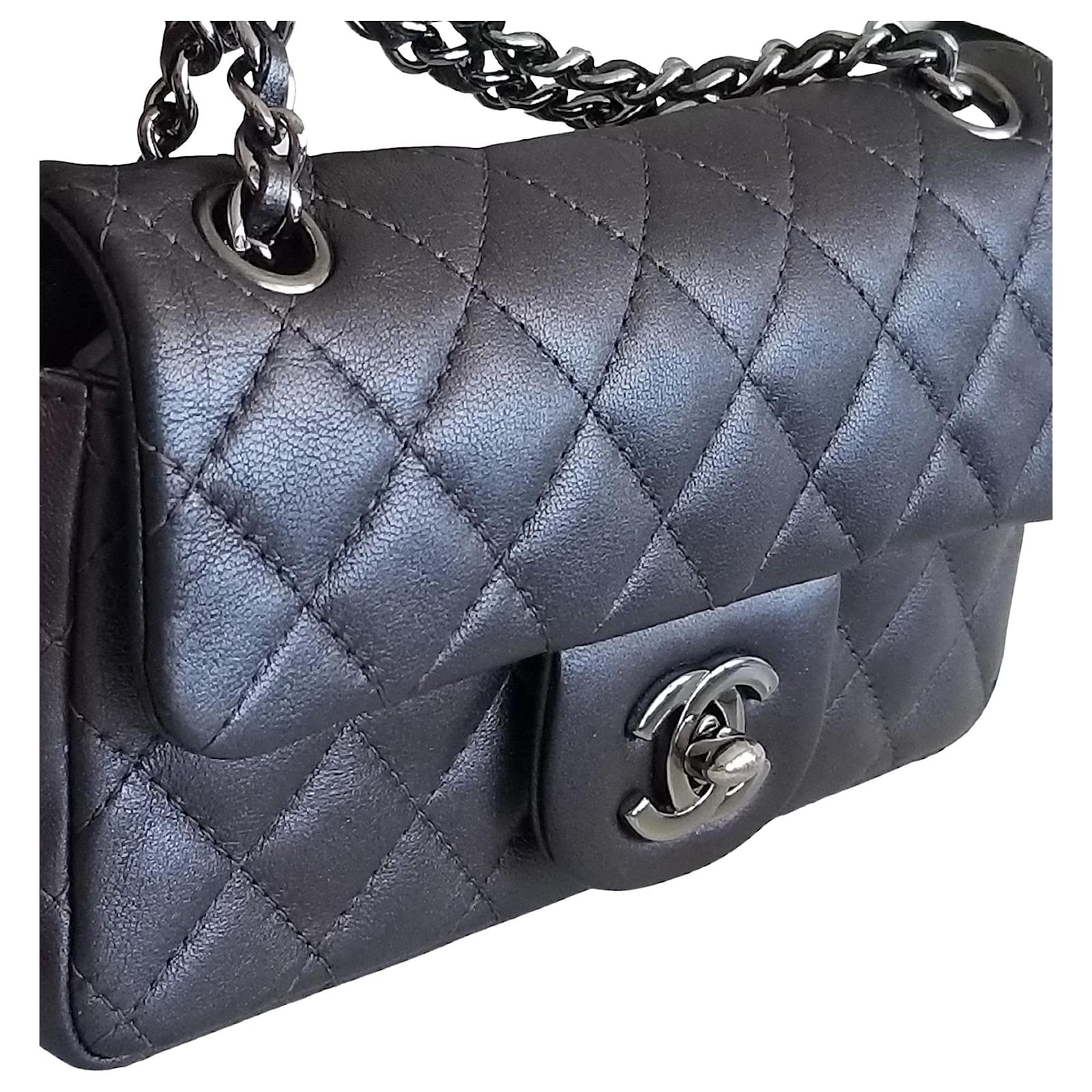 Chanel Classic Flap Iridescent Gunmetal Gray Mini Crossbody Bag Black  Leather ref.641518 - Joli Closet