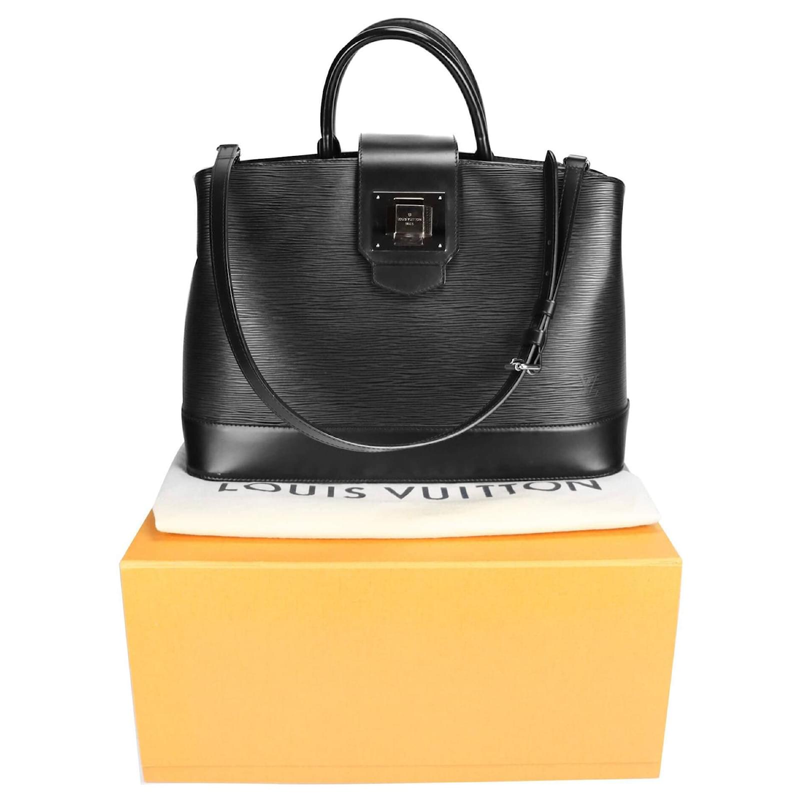 Louis Vuitton Mirabeau Black Epi Leather ref.648875 - Joli Closet