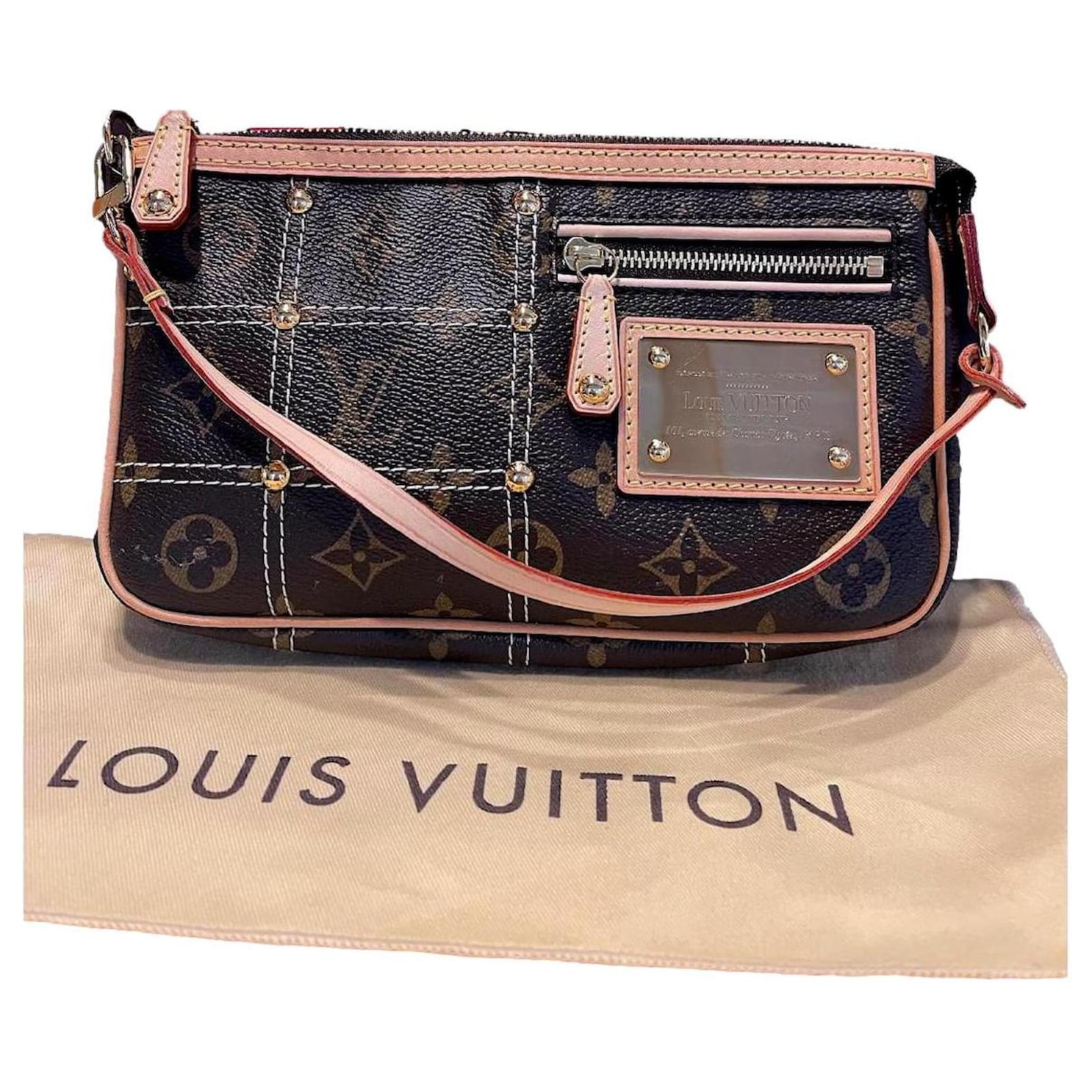 Louis Vuitton rivets Light brown Dark brown Cloth ref.649149 - Joli Closet