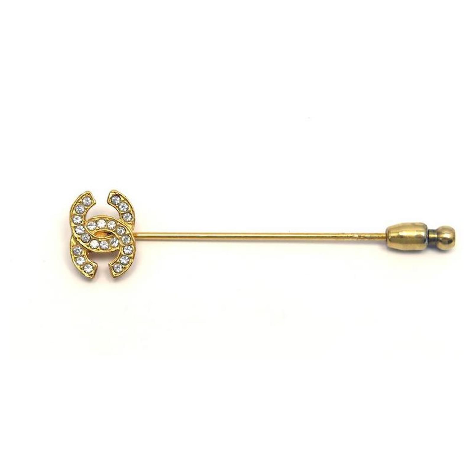 Chanel Vintage Gold Plated Flower CC Dangle Crystal Pin For Sale at 1stDibs