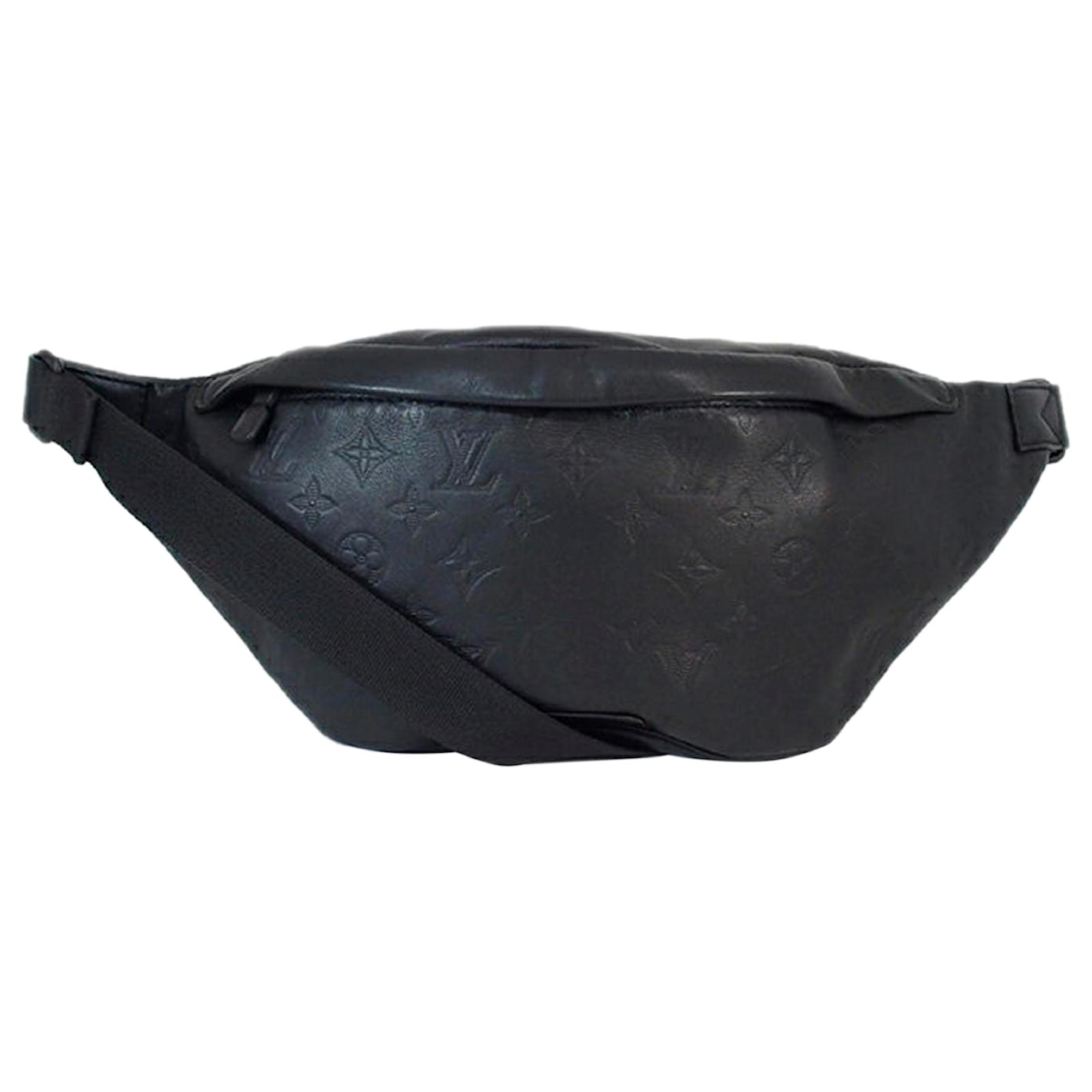 Louis Vuitton Black Monogram Shadow Discovery Bumbag Leather Pony-style  calfskin ref.650558 - Joli Closet