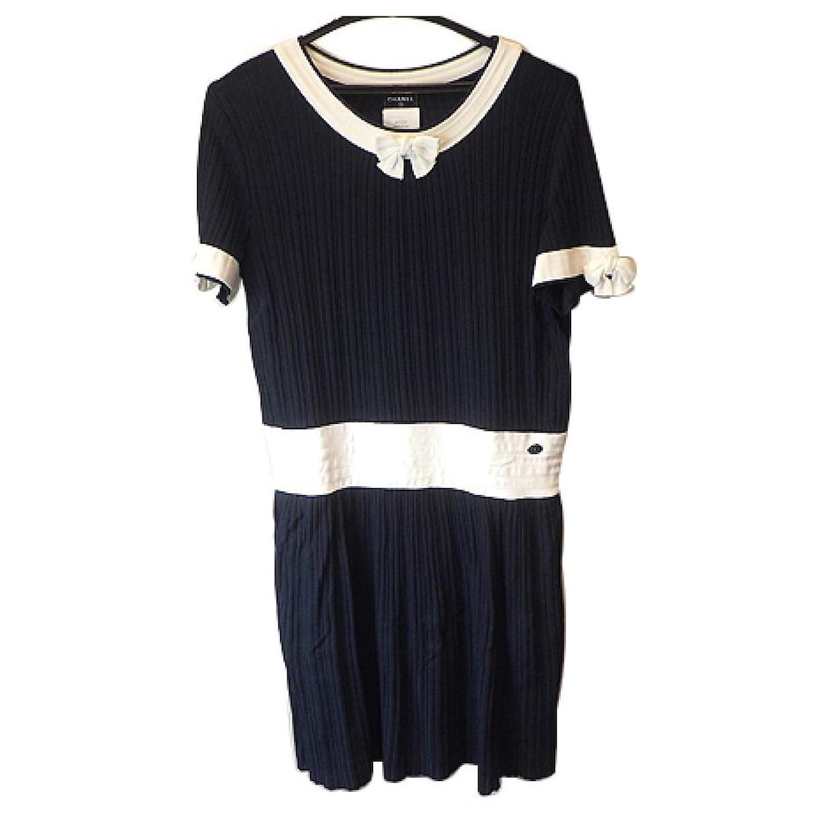 [Chanel] Chanel Ensemble Rayon Cardigan Sleeveless Top Navy x White 36 [Used] [Authenticated and Guaranteed Authentic] 207051