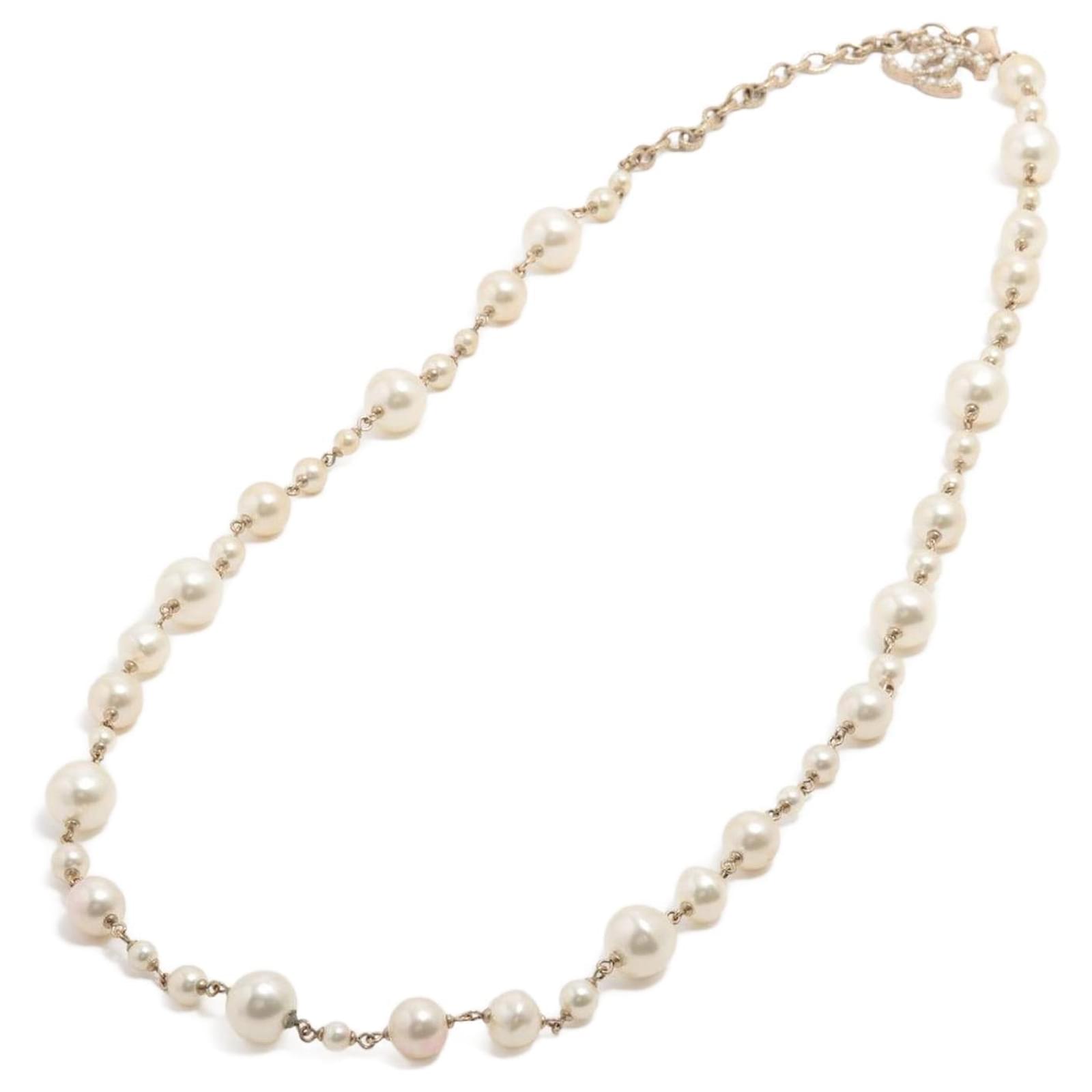 Chanel Coco Long Necklace Faux Oversized White Pearls Metal ref.654381 -  Joli Closet