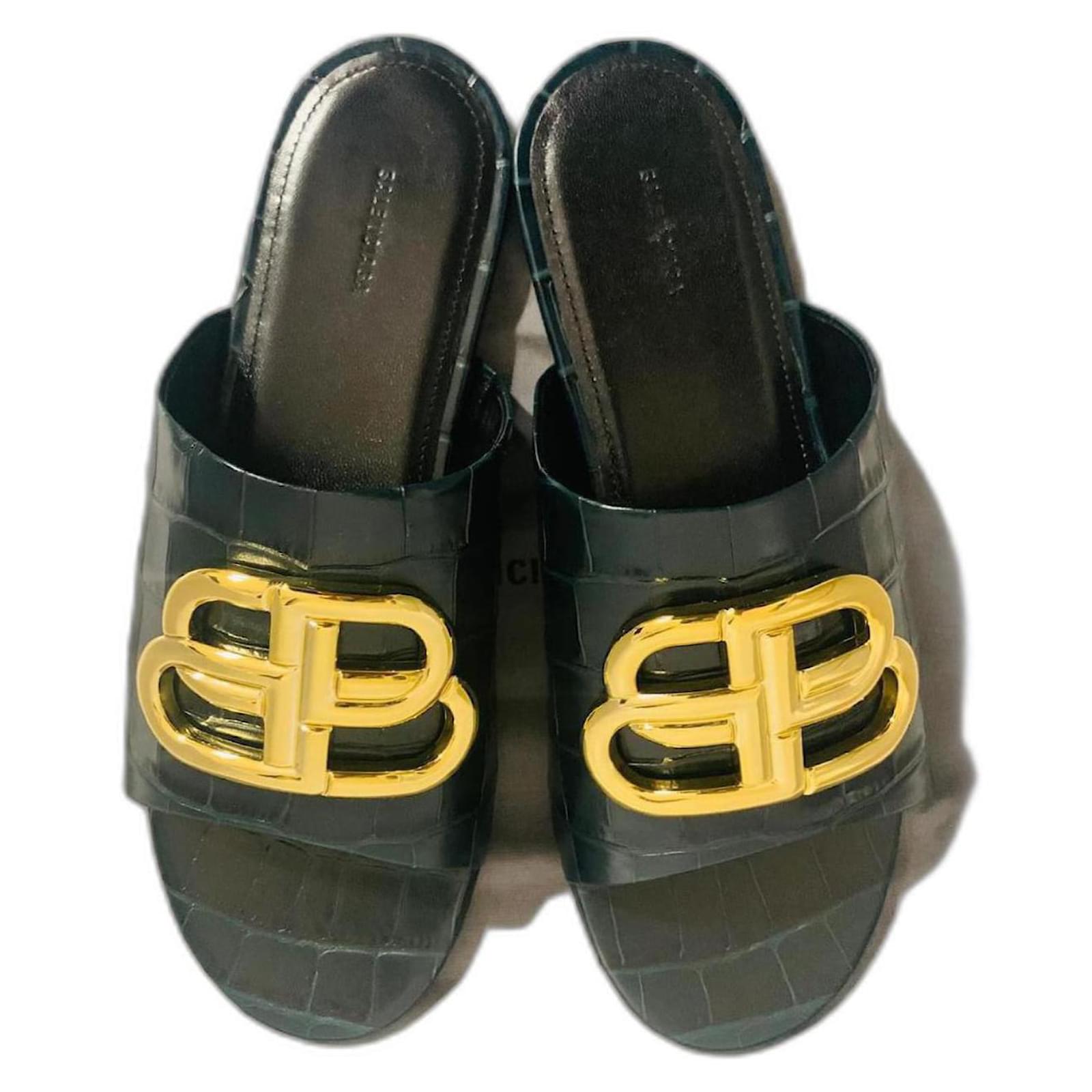 Balenciaga Sandals Golden Dark Patent leather ref.658281 - Joli