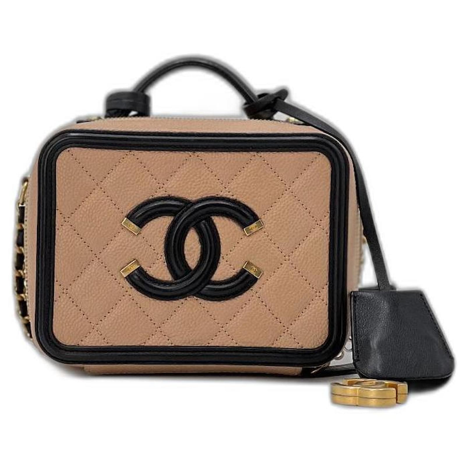 Petit sac à rabat Chanel en cuir beige ref750746  Joli Closet