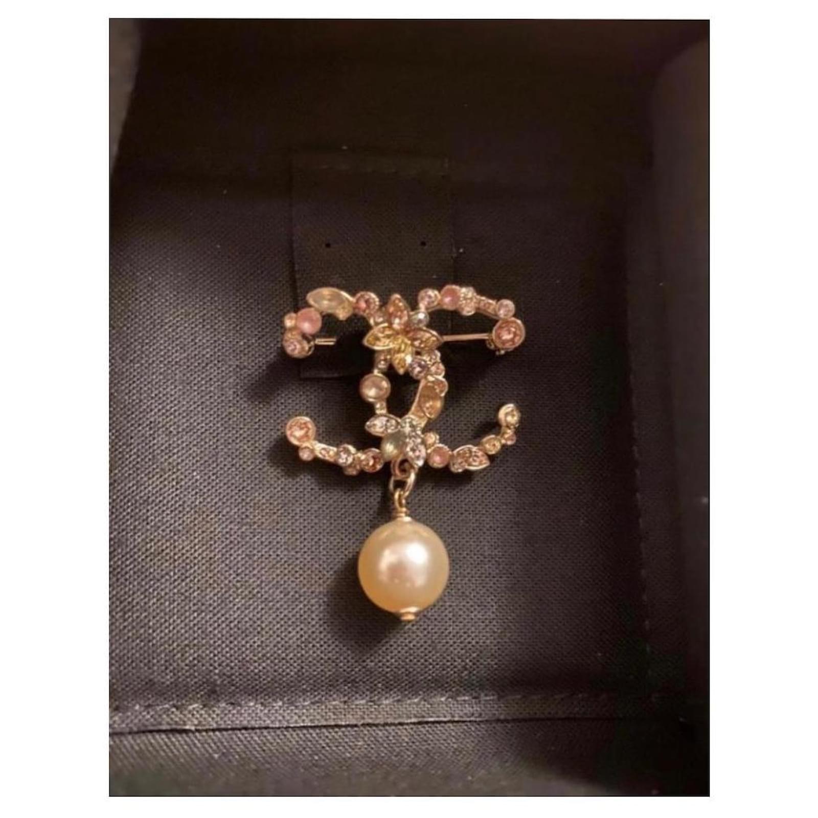 Chanel CC Butterfly pearl brooch