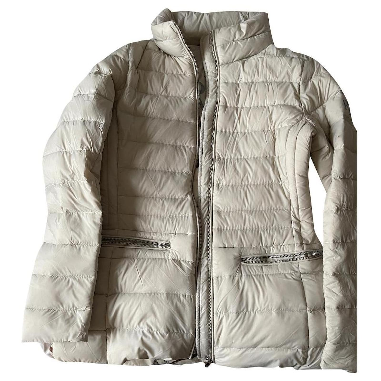 Ralph Lauren Women's quilted jacket Beige Cloth ref.662615 - Joli Closet