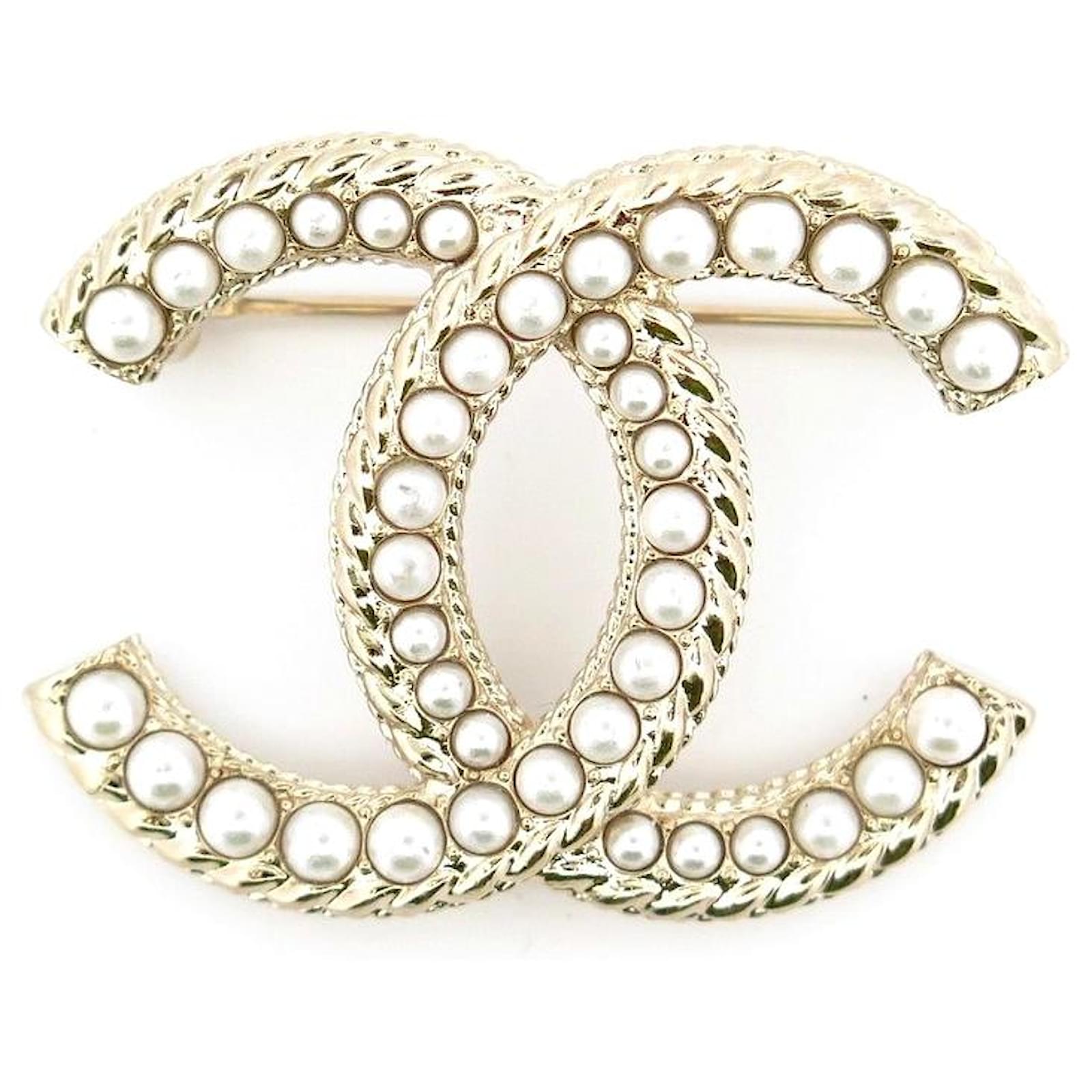 Chanel Chanel pearl Brooch Pin CC logo in gold tone X709