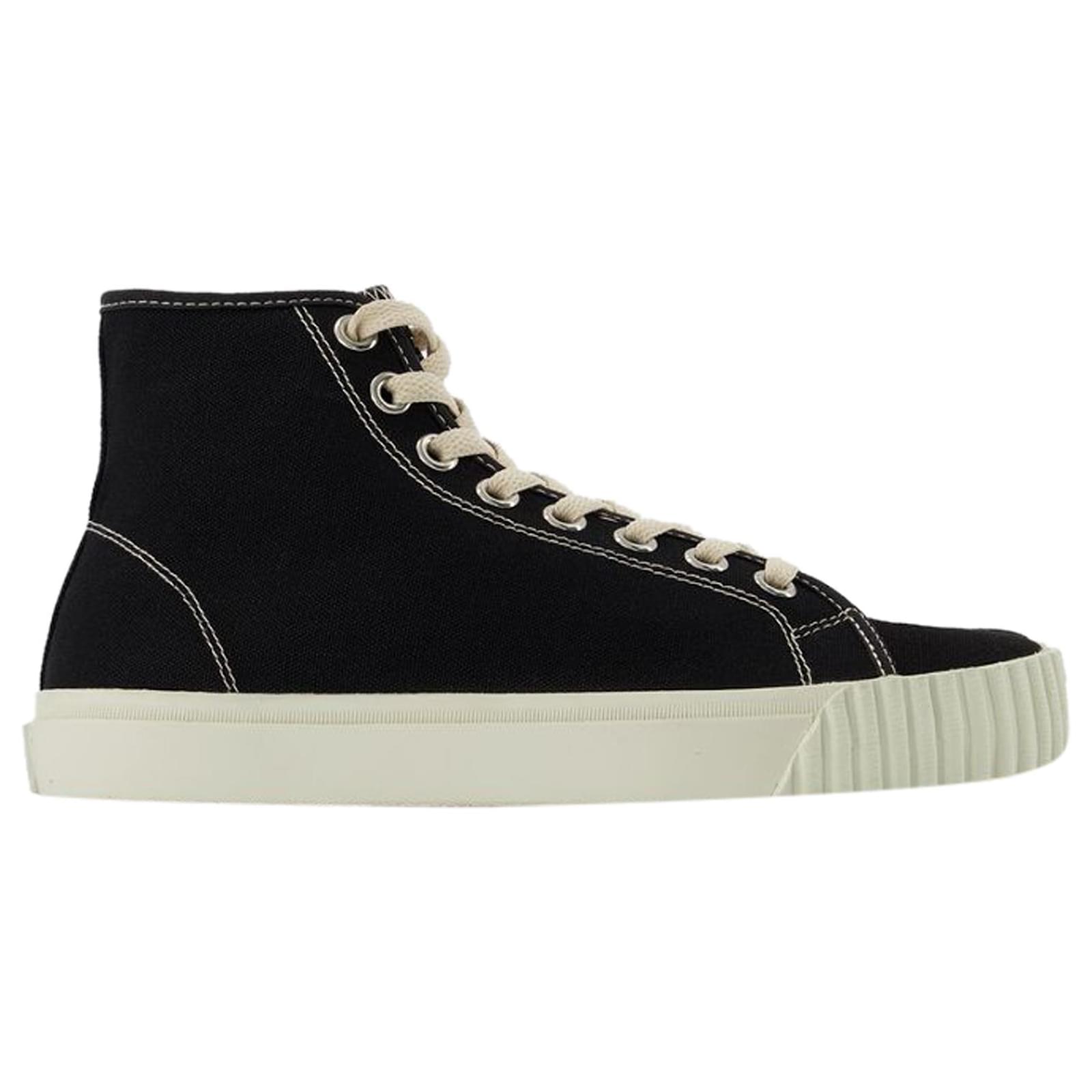 Maison Martin Margiela Sneakers Tabi High T in Black and White Leather ...