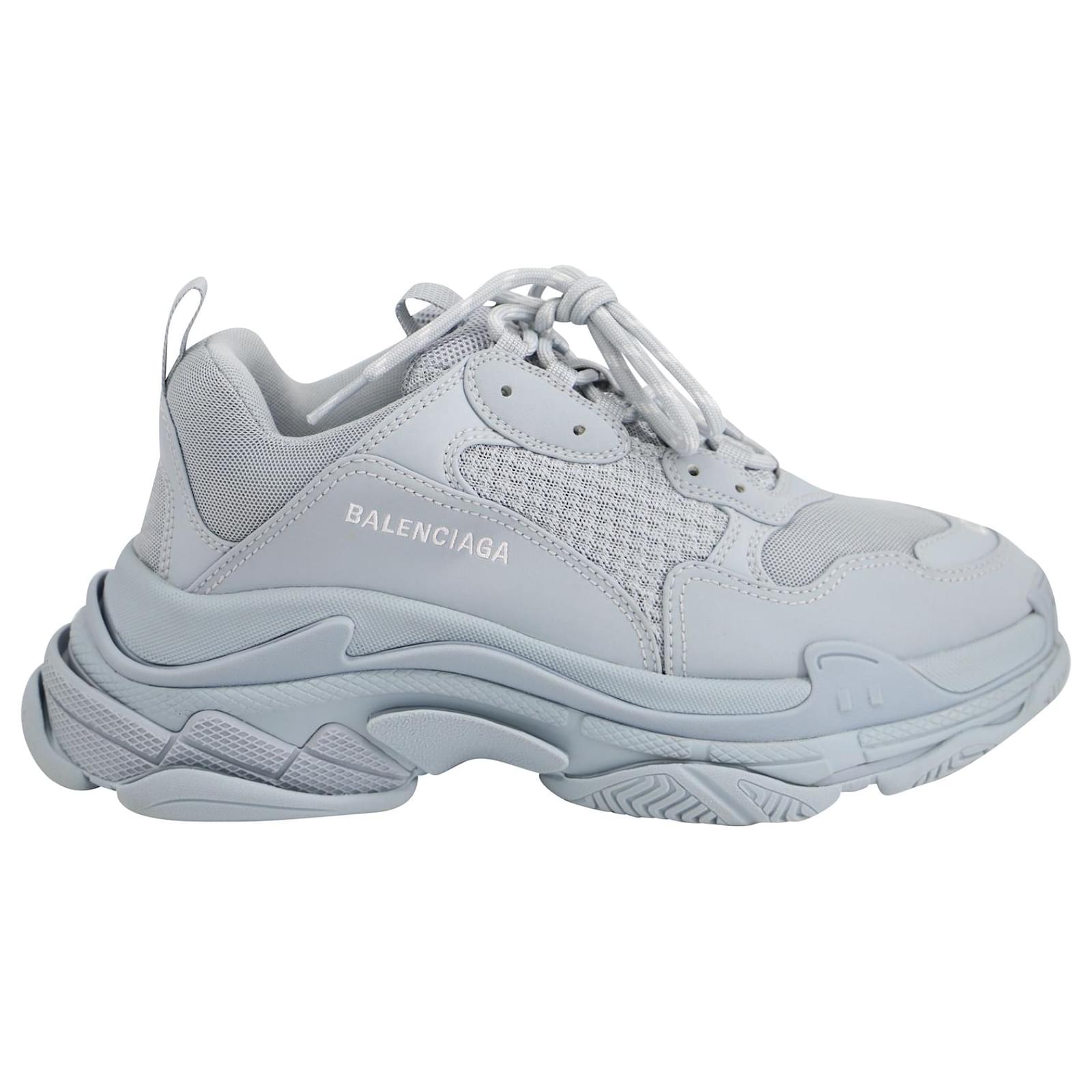 Proverb tiger Restrict Balenciaga Triple S Sneakers in Light Blue Double Foam and Mesh Polyester  ref.666565 - Joli Closet