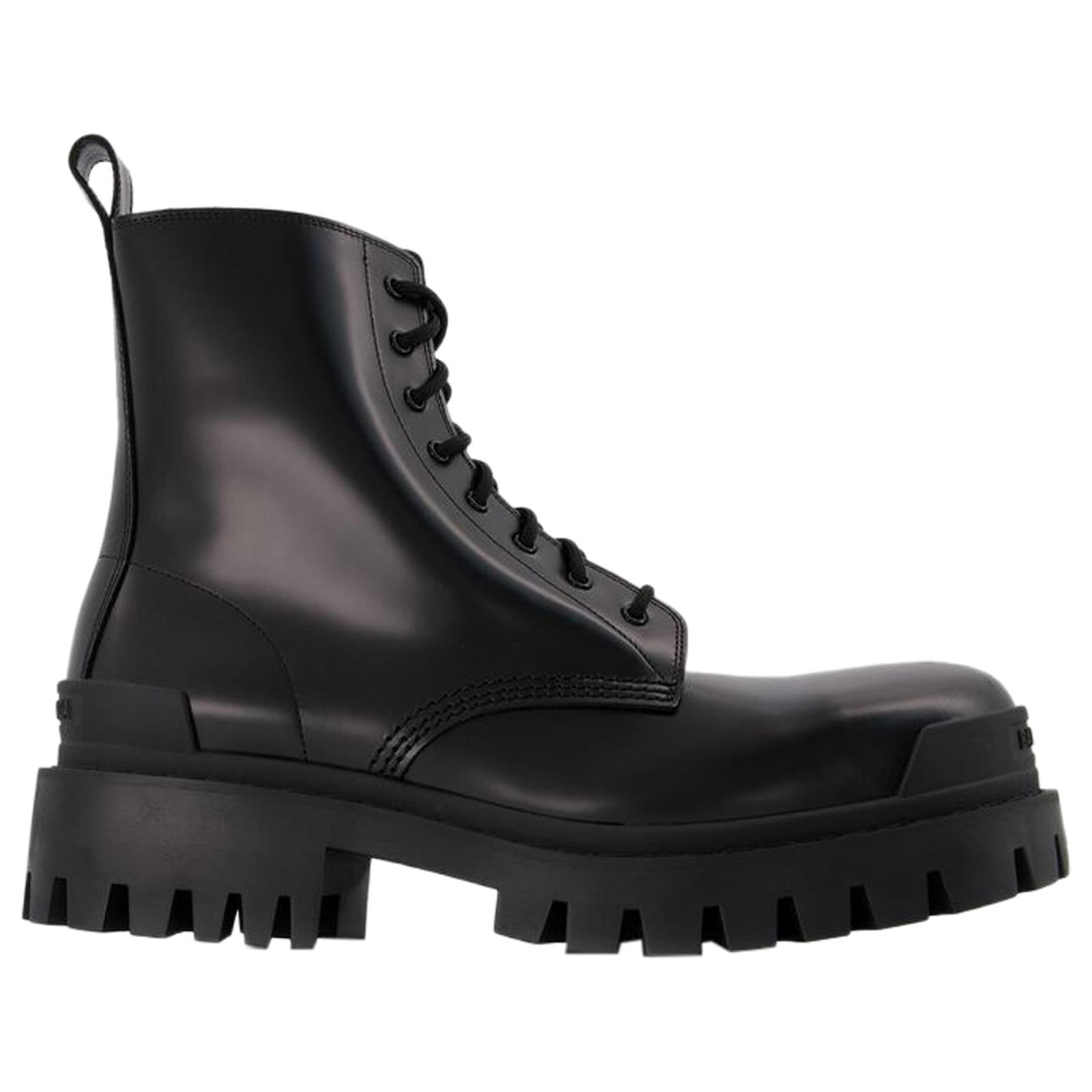 Balenciaga Strike Bootie L20 Ankle Boots in Black Smooth Leather ref ...