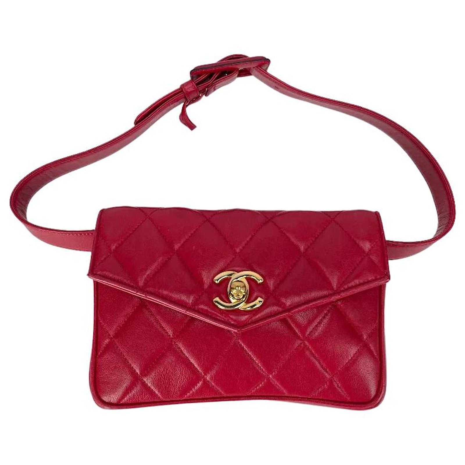 Red Leather Chanel Belt Bag ref.668606 - Joli Closet