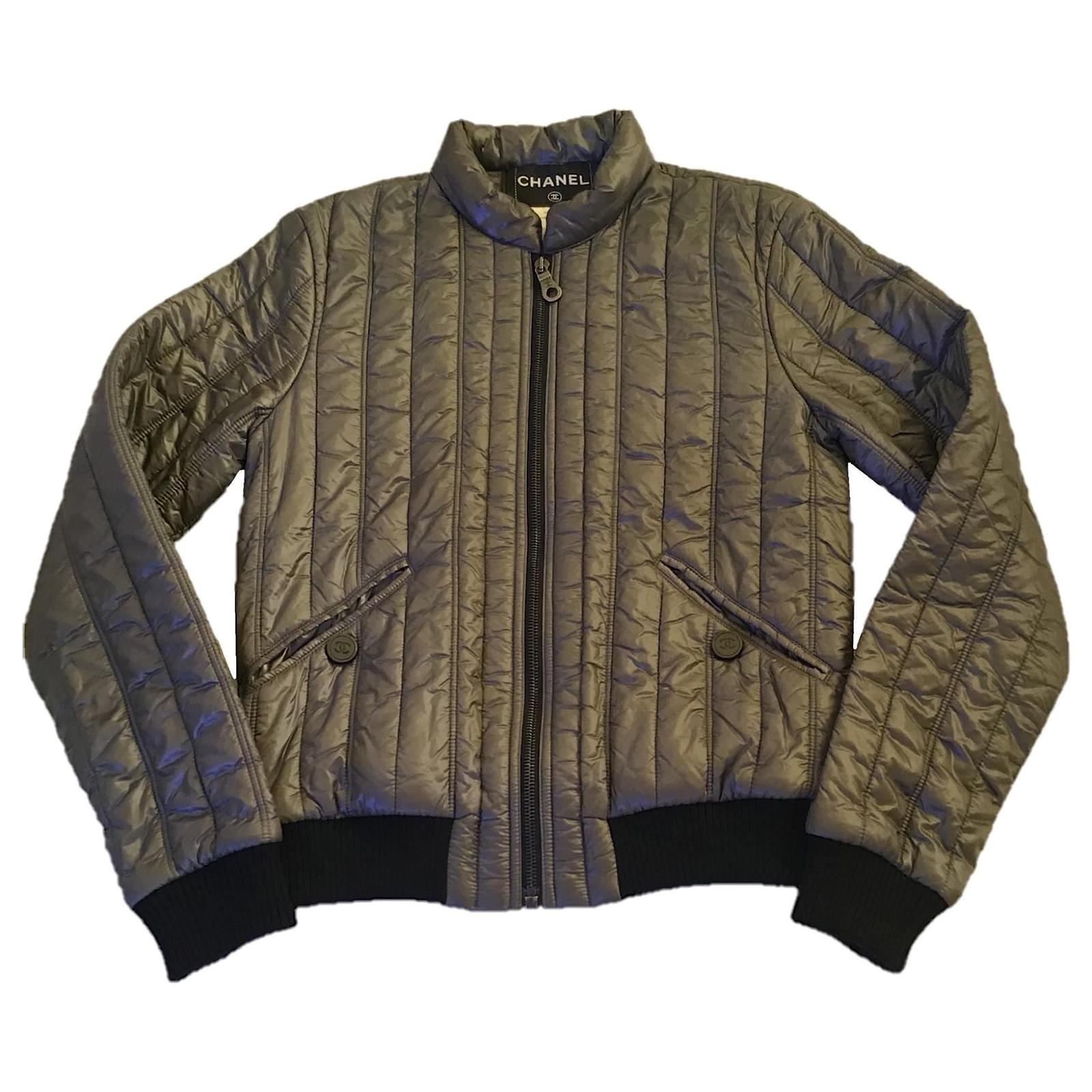 Chanel Quilted Puffer Jacket Grey Polyamide ref.669821 - Joli Closet
