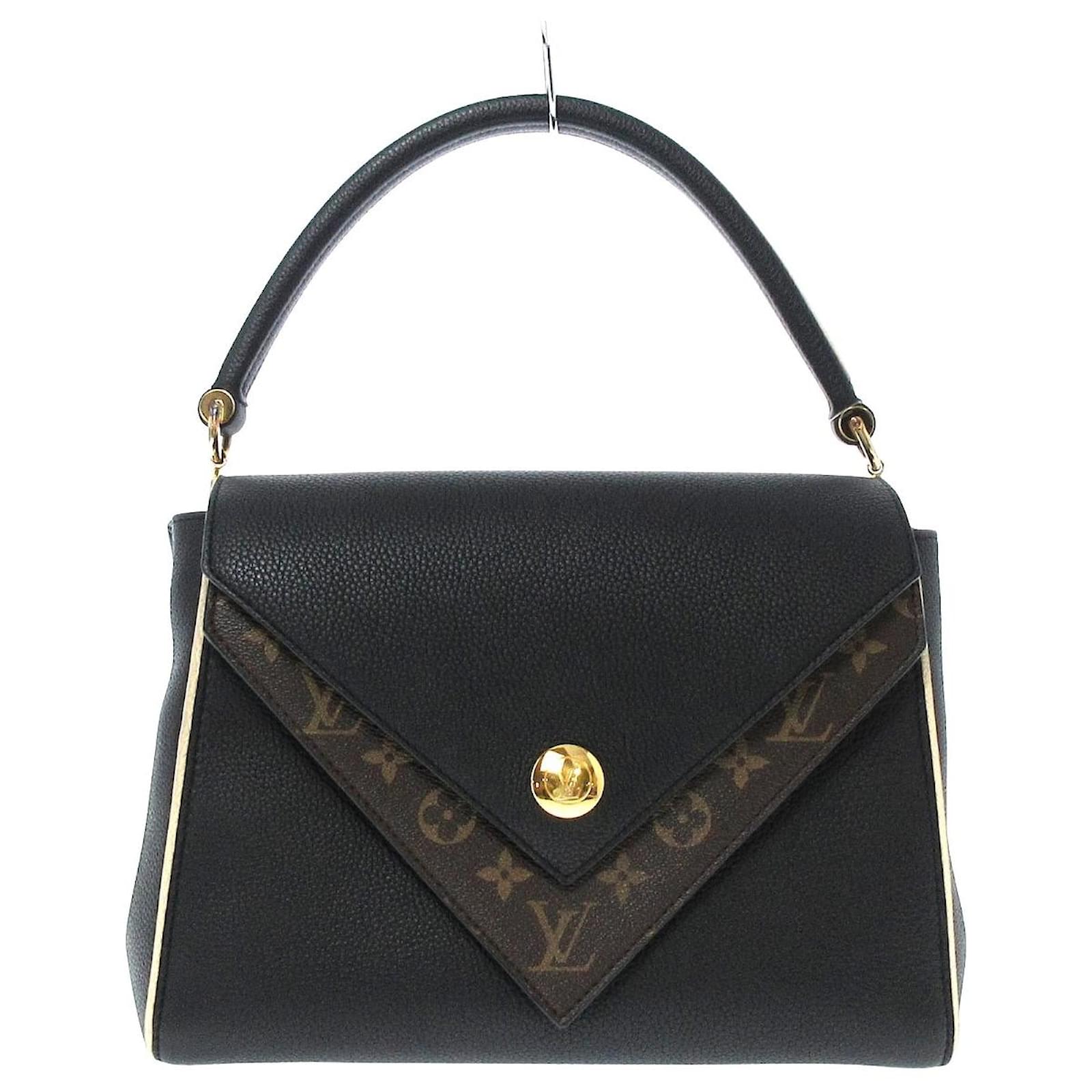 Louis Vuitton lined V Multiple colors Leather ref.677311 Joli Closet