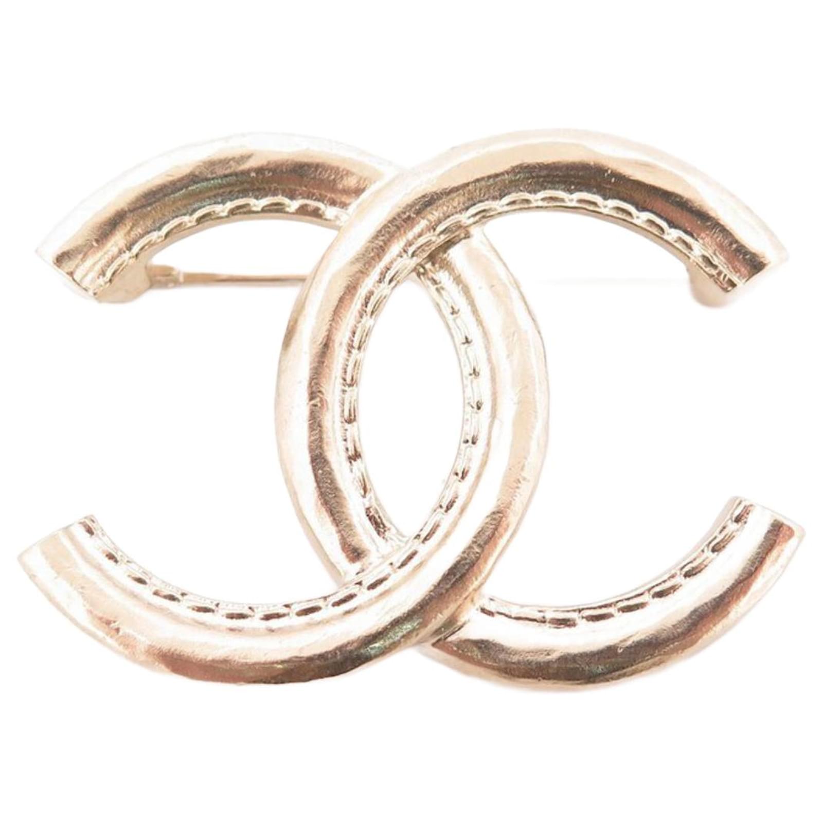 AUTH. NWT 2022 CHANEL LARGE BROOCH PIN CC LOGO WOVEN BLACK LEATHER/ GOLD  METAL