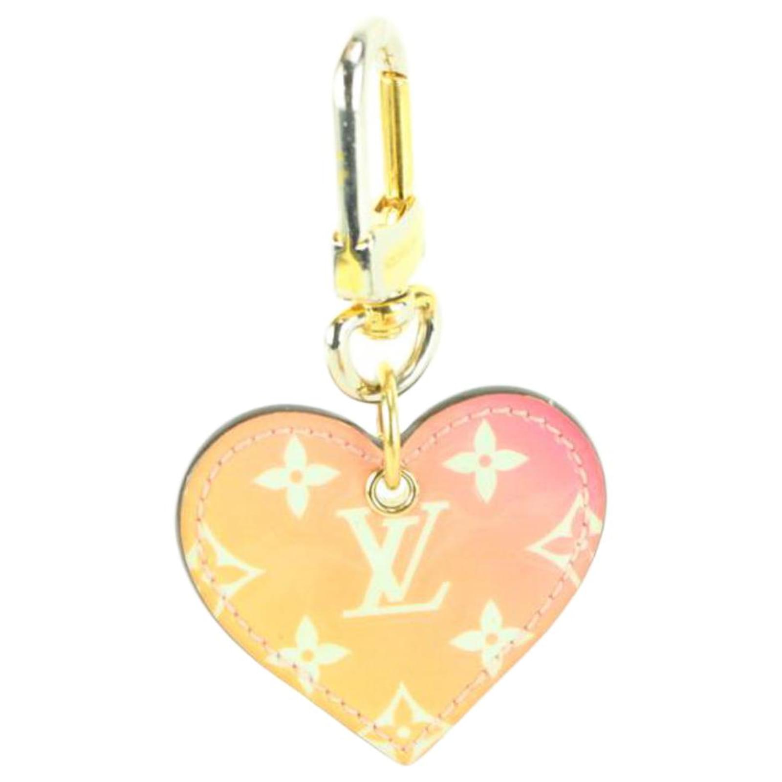 Louis Vuitton Pink Gradient Heart Love Lock New Bag Charm Pendant Keychain  Leather Ref.679782 - Joli Closet