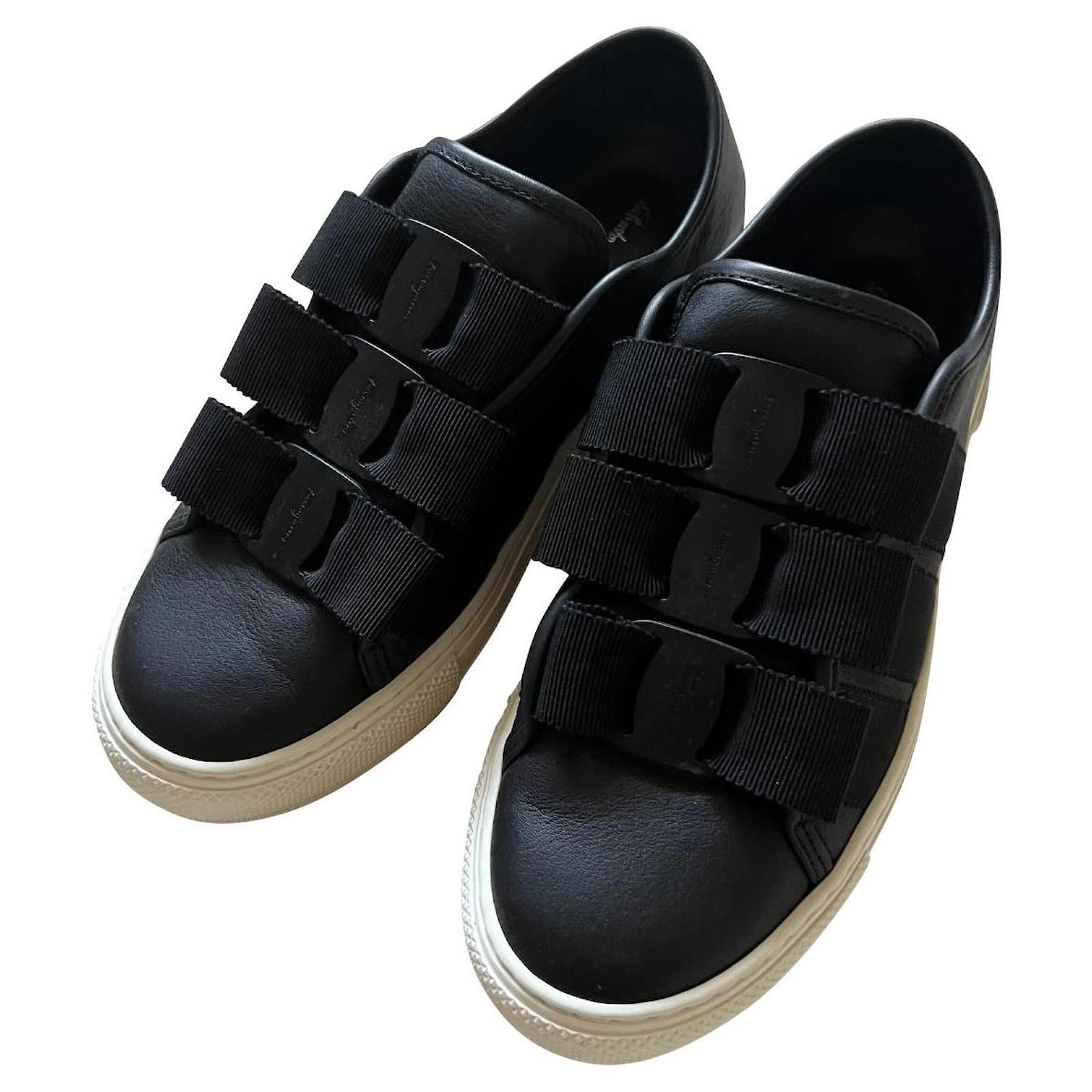 Salvatore Ferragamo BE BOW SNEAKERS Black Leather ref.682097