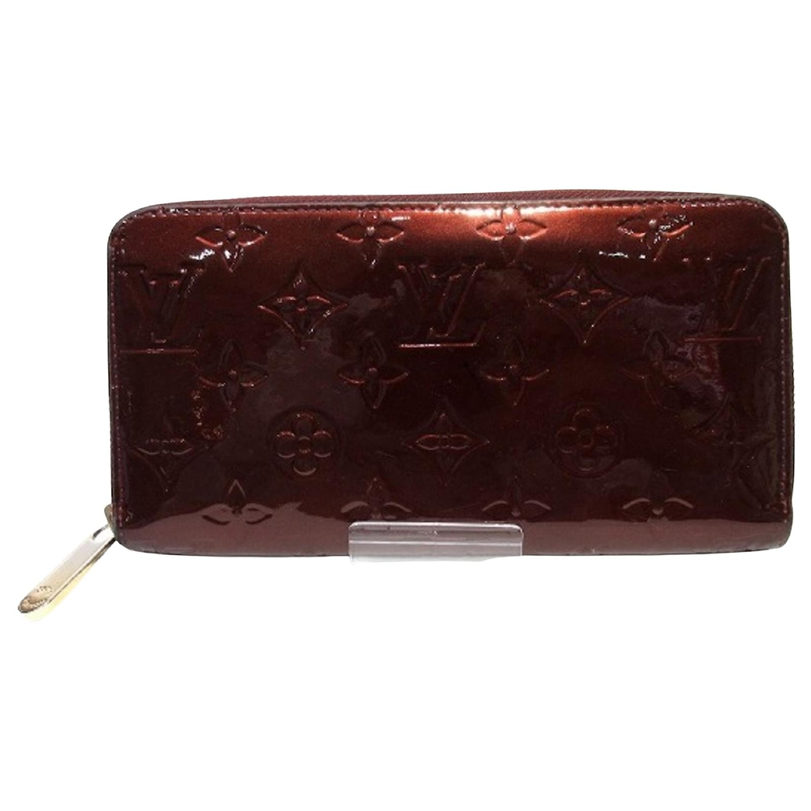 Louis Vuitton Zippy Wallet in Patent Leather Brown