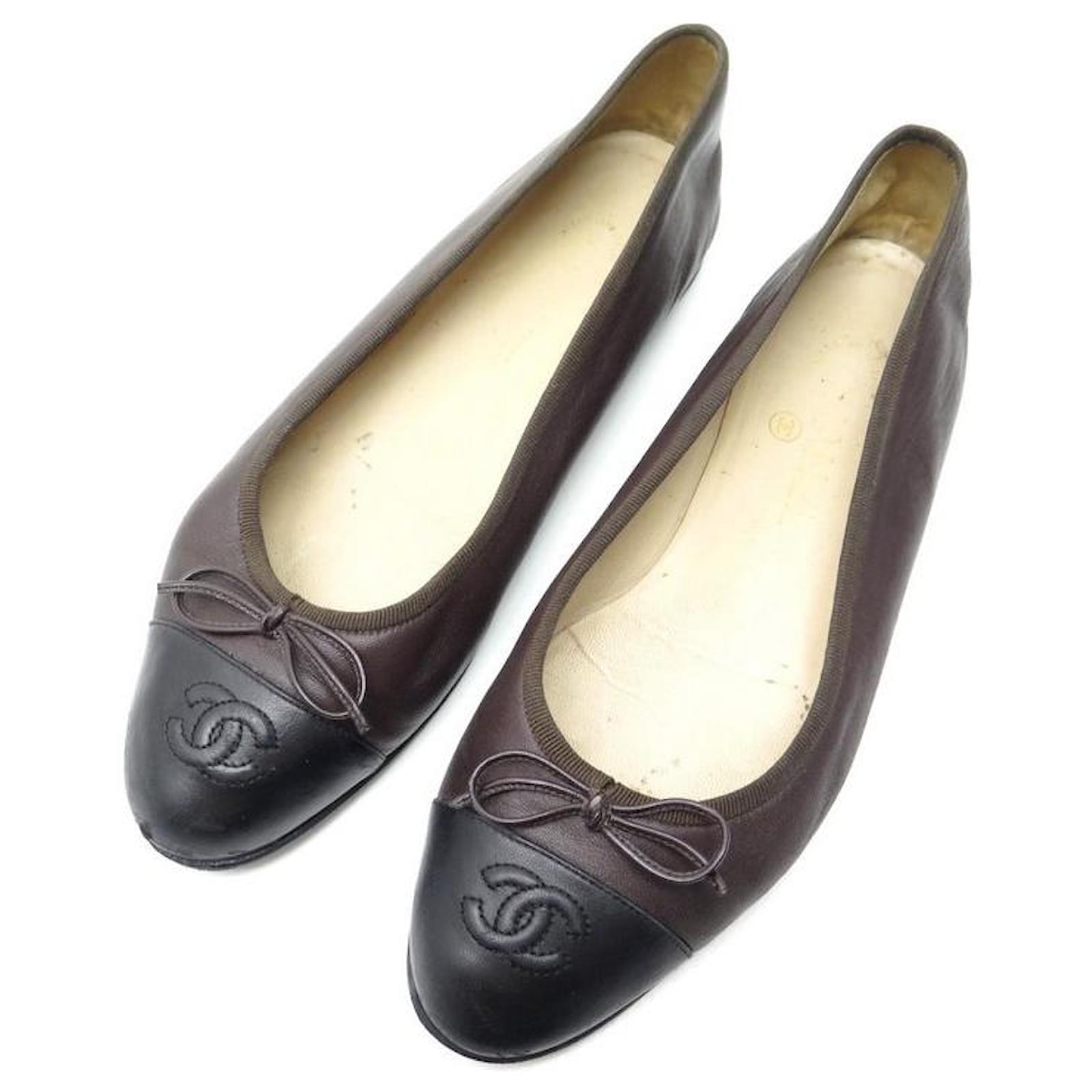 CHANEL LOGO CC A BALLERINAS SHOES02819 39.5 BROWN AND BLACK LEATHER SHOES  ref.685214 - Joli Closet