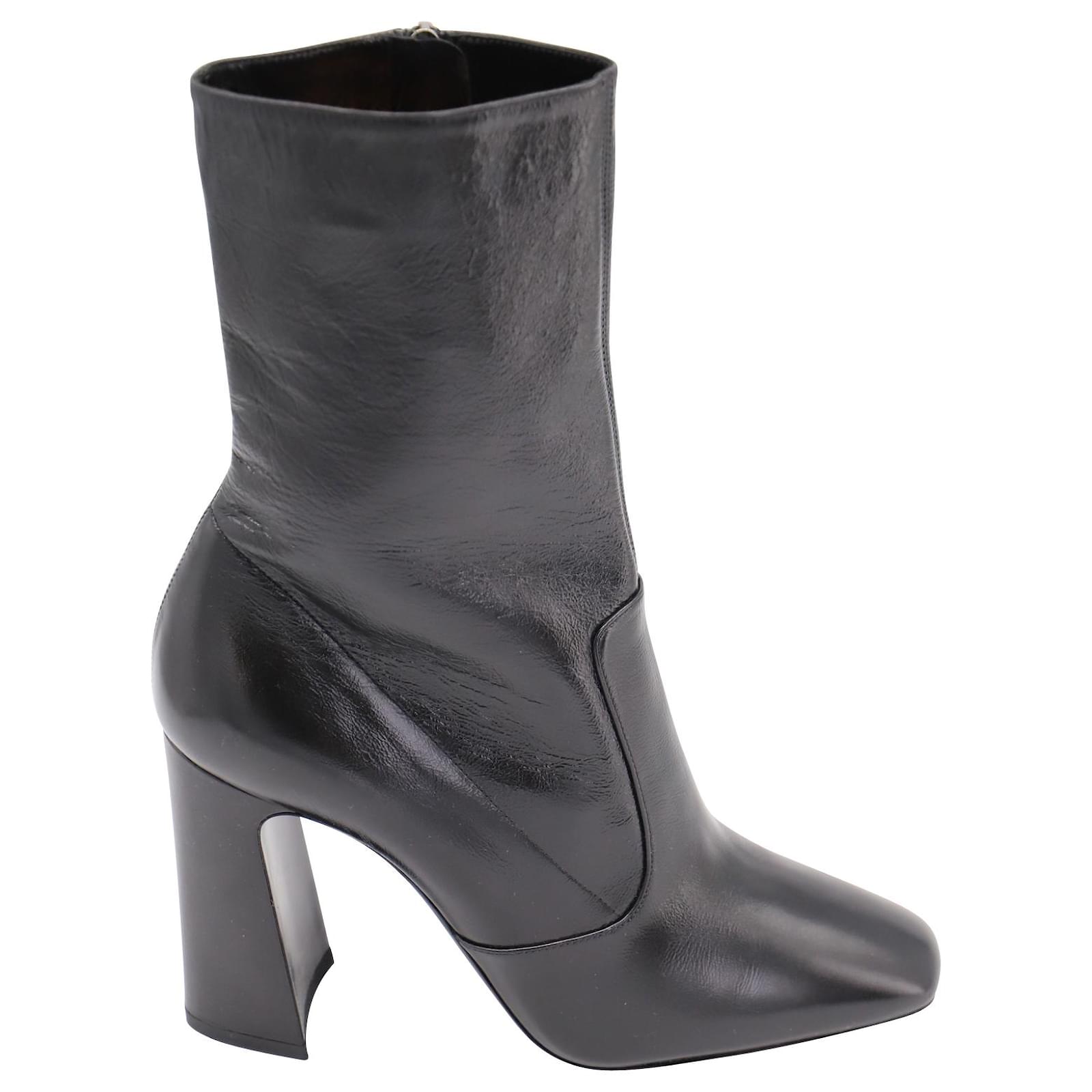 Saint Laurent Maddie Ankle Boots in Black Leather ref.686334 - Joli Closet