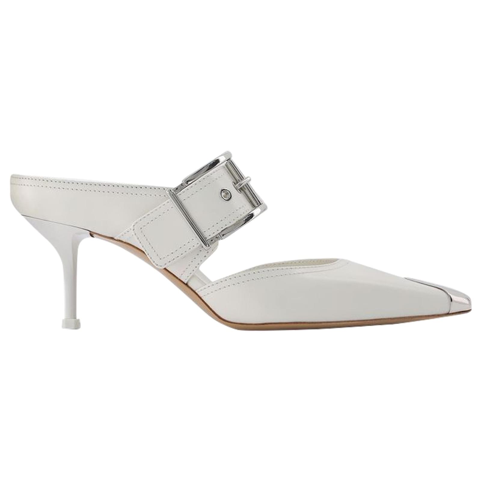 パンプス Boxcar pumps in Ivory and Silver Leather Alexander Mcqueen Boxcar pumps in Ivory and Silver Leather