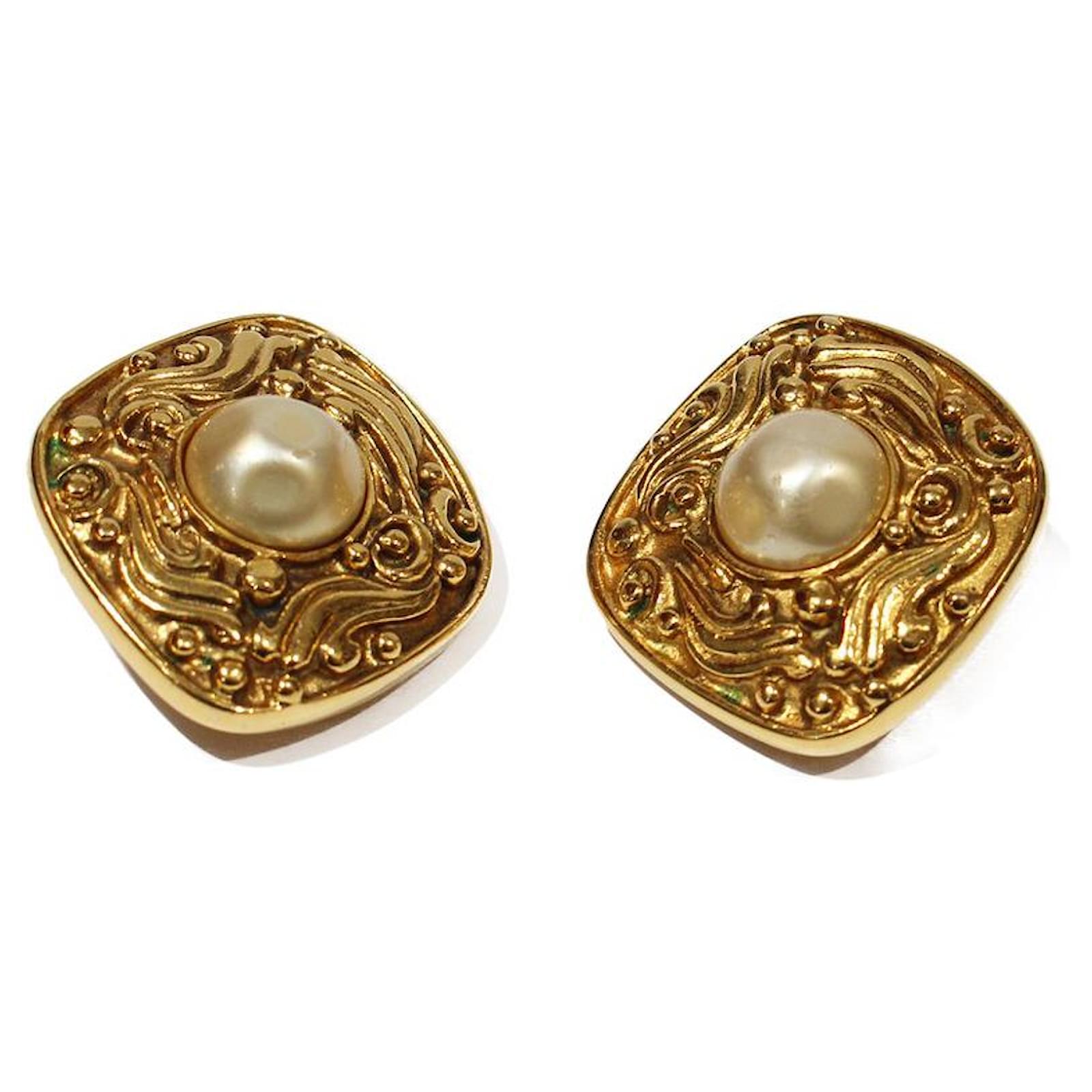 Chanel Earrings Gold hardware Metal ref.688375 Joli Closet