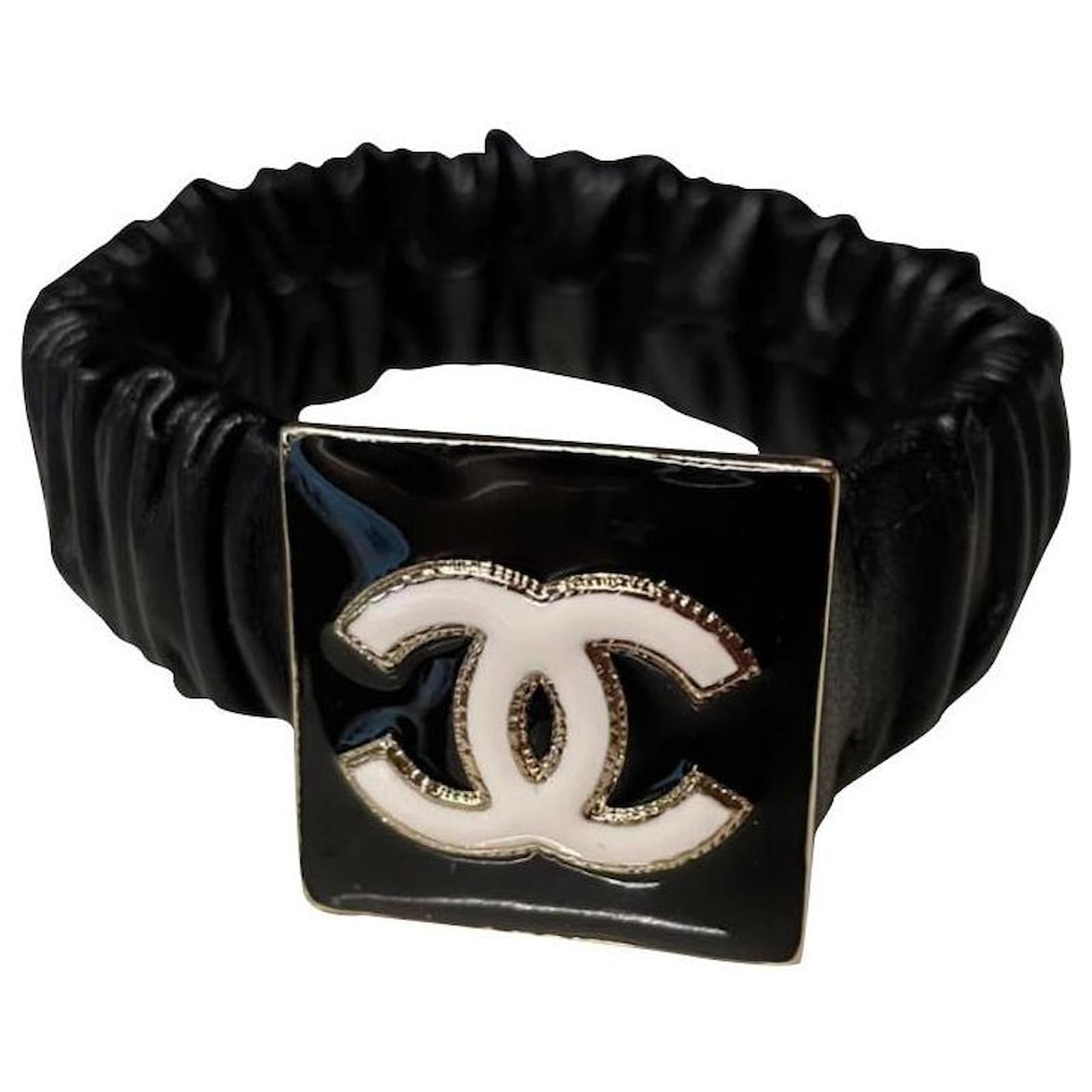 Chanel Hair accessories Black Leather ref.691337 Joli Closet