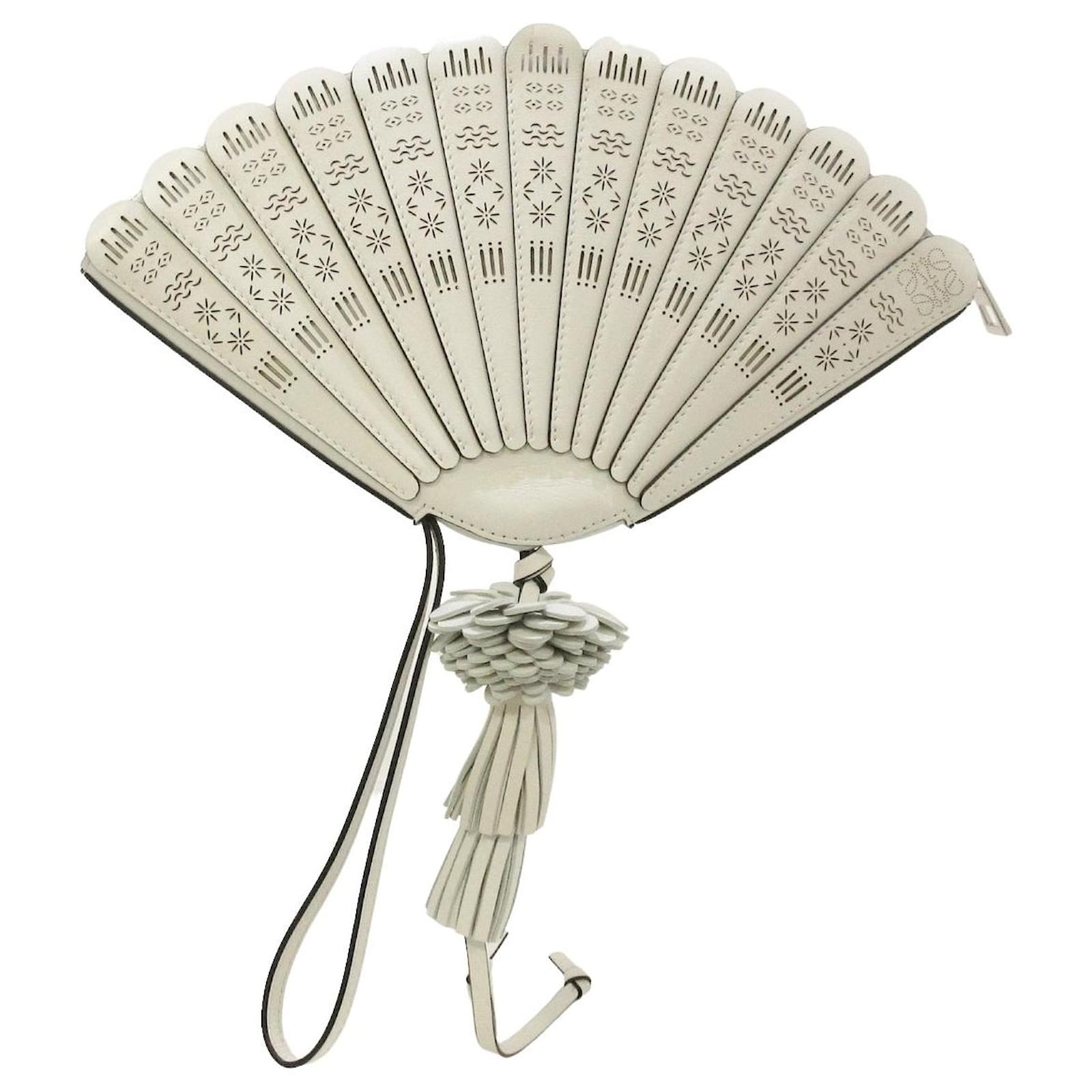 Loewe Fan clutch bag White Leather ref.691942 Joli Closet