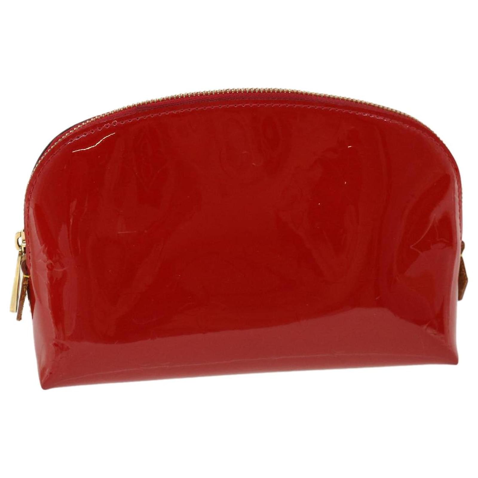 Louis Vuitton cosmetic pouch Red Patent leather ref.693768 - Joli Closet