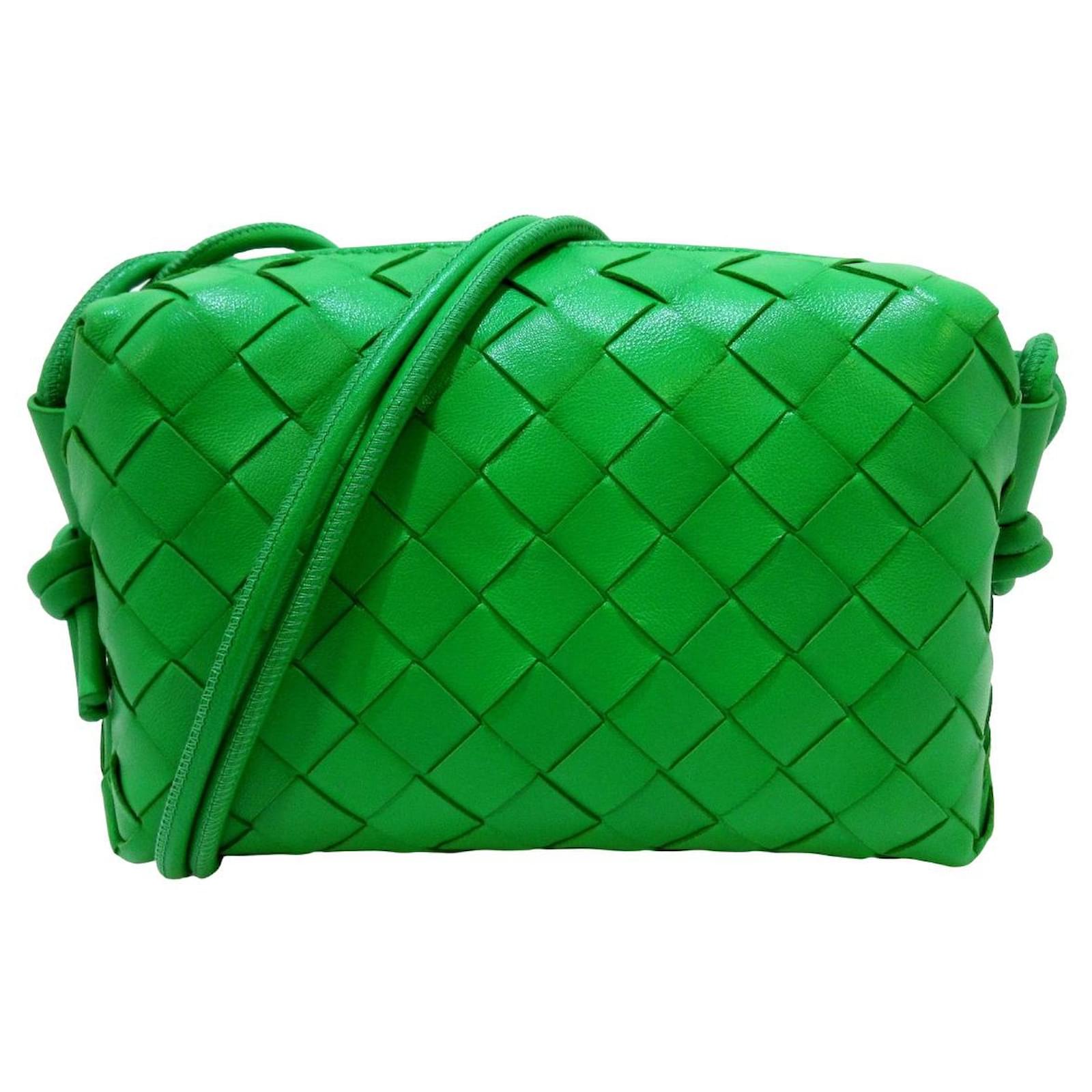 Bottega Veneta Loop Green Leather ref.700094 - Joli Closet